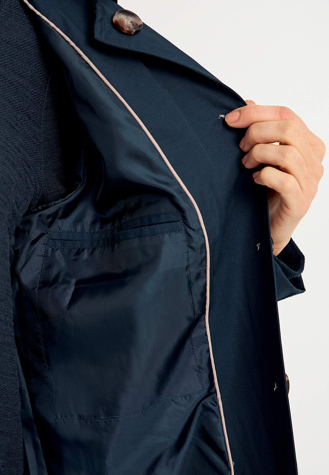 Single-breasted trenchcoat
