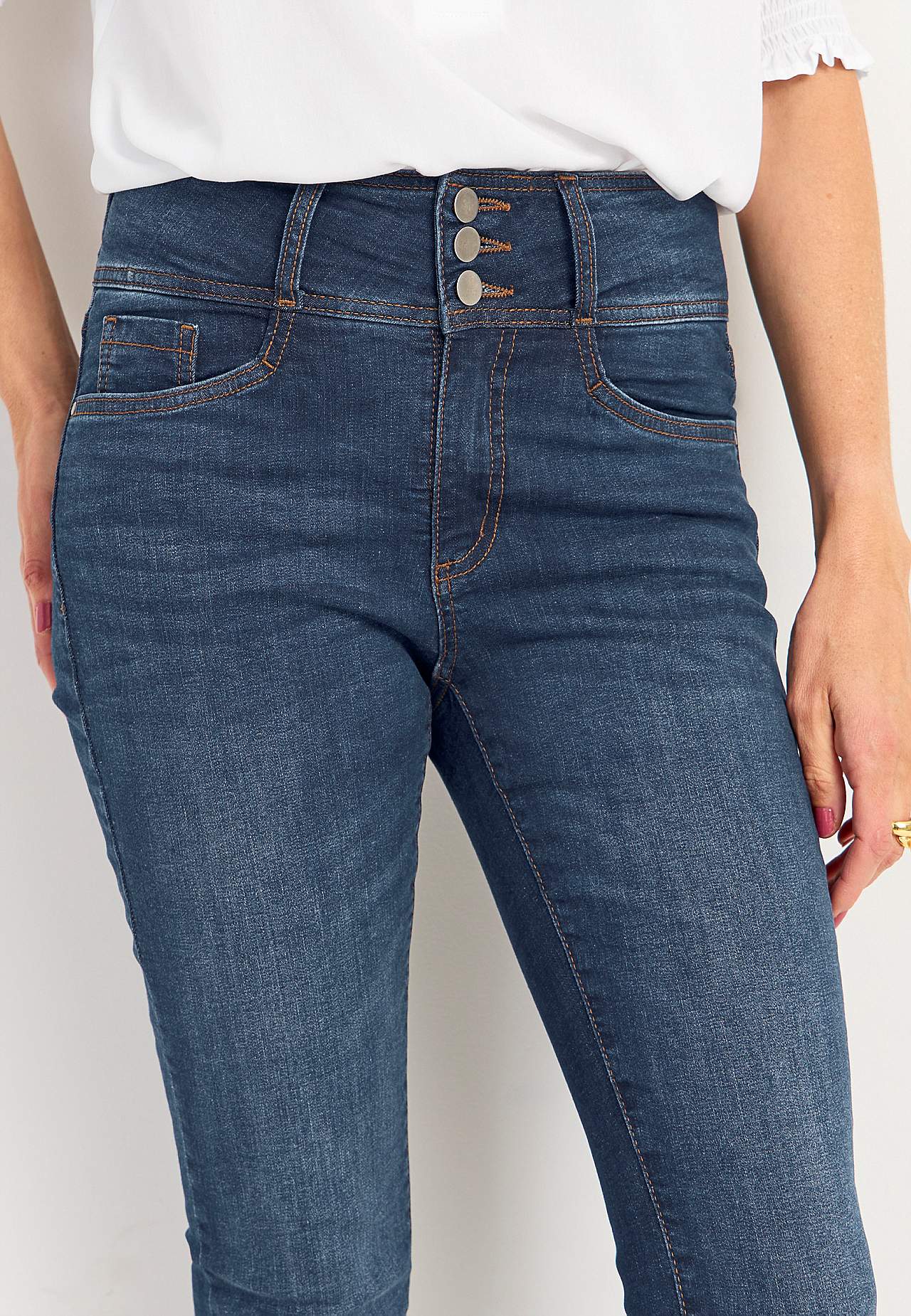 Slim jeans with high rise - three lengths