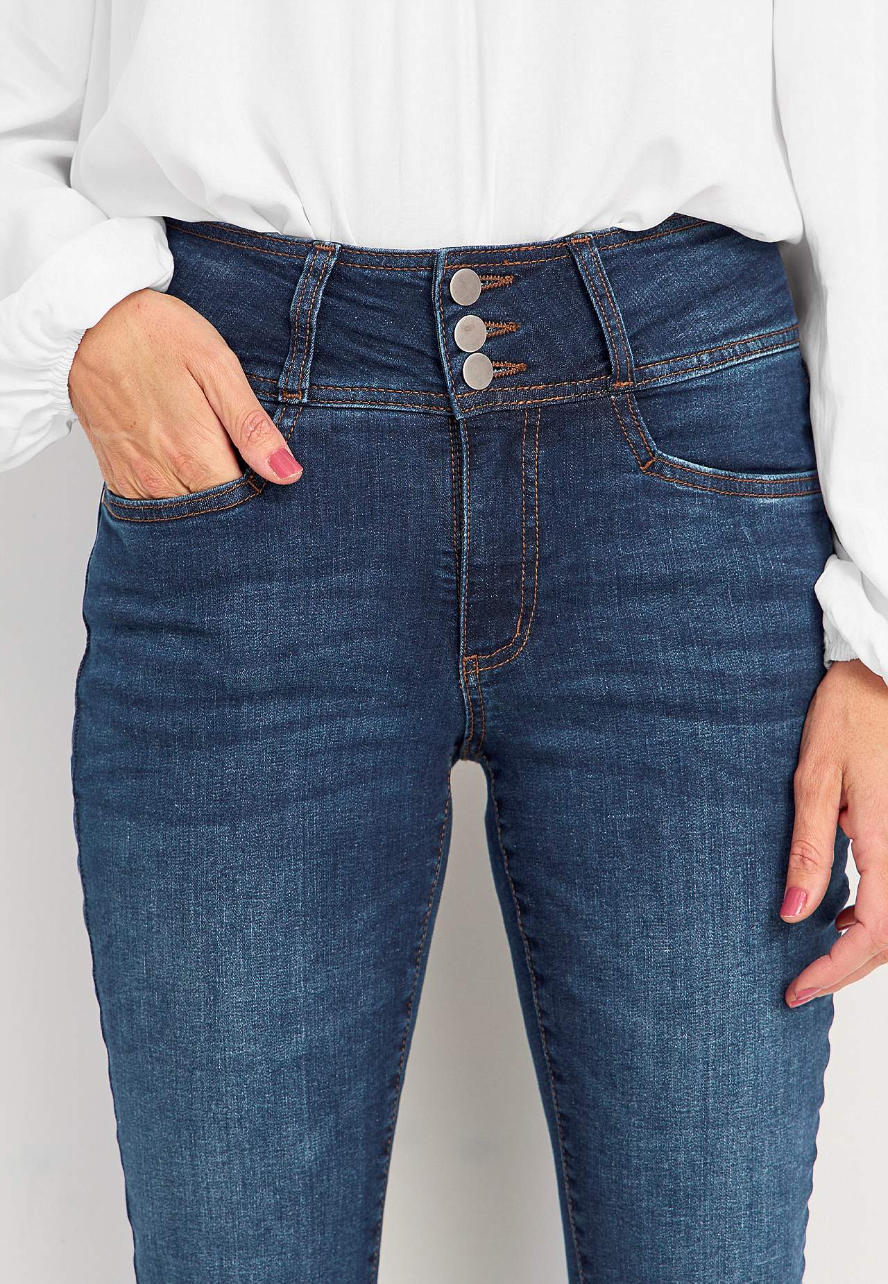 Boot cut jeans with high waist