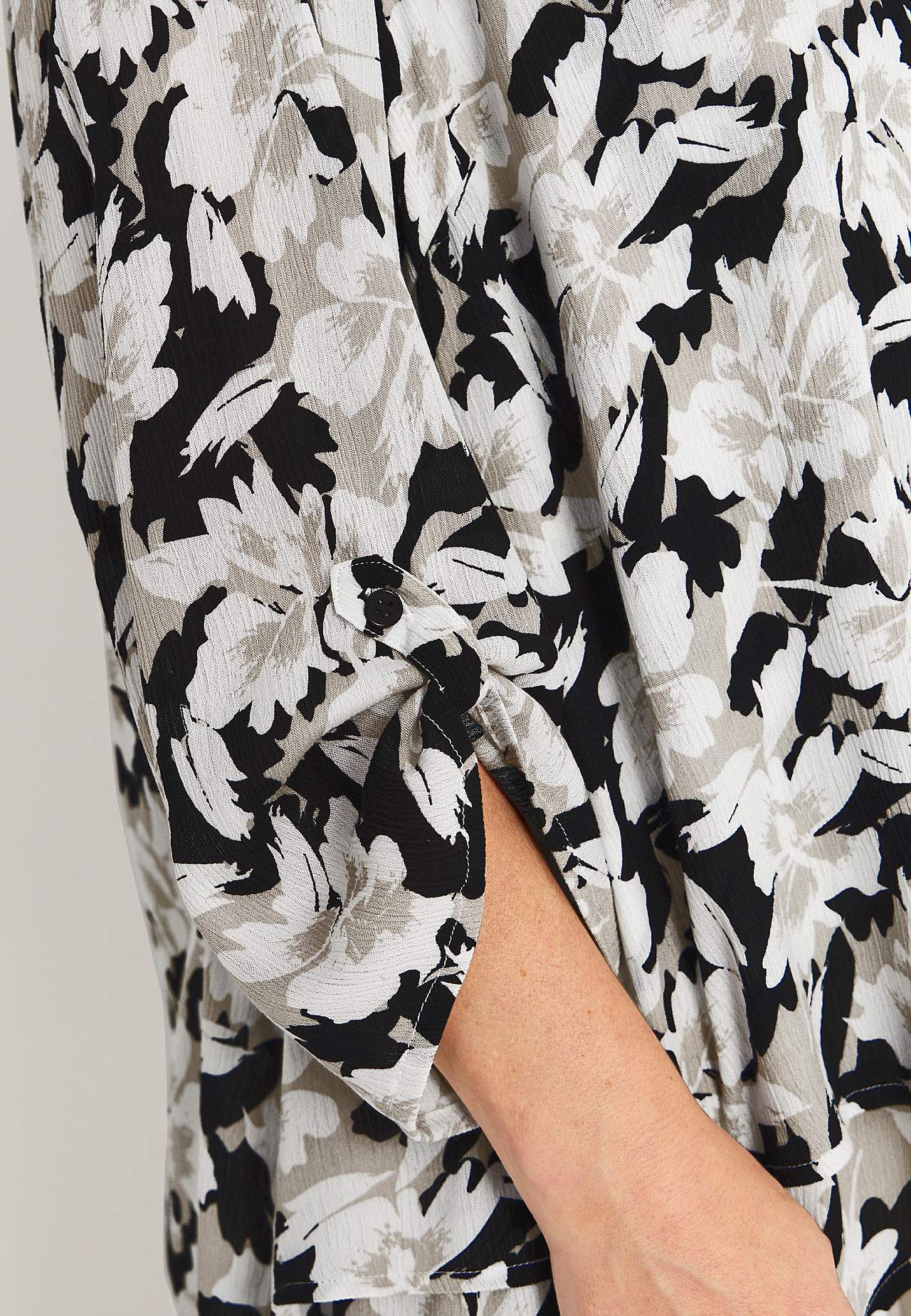 Tunic with 3/4 length sleeves