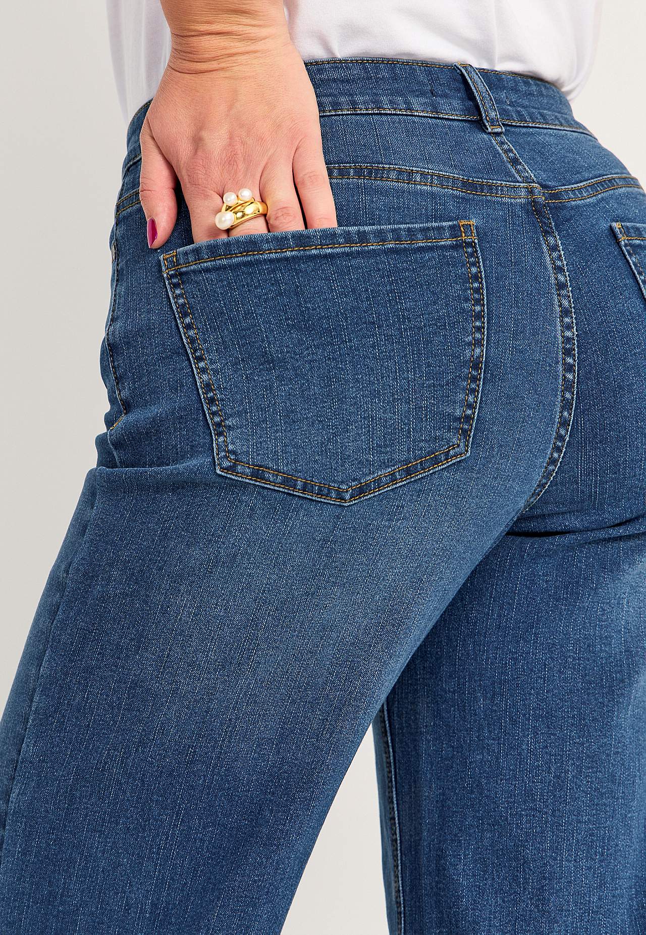 Stretchy ankle jeans