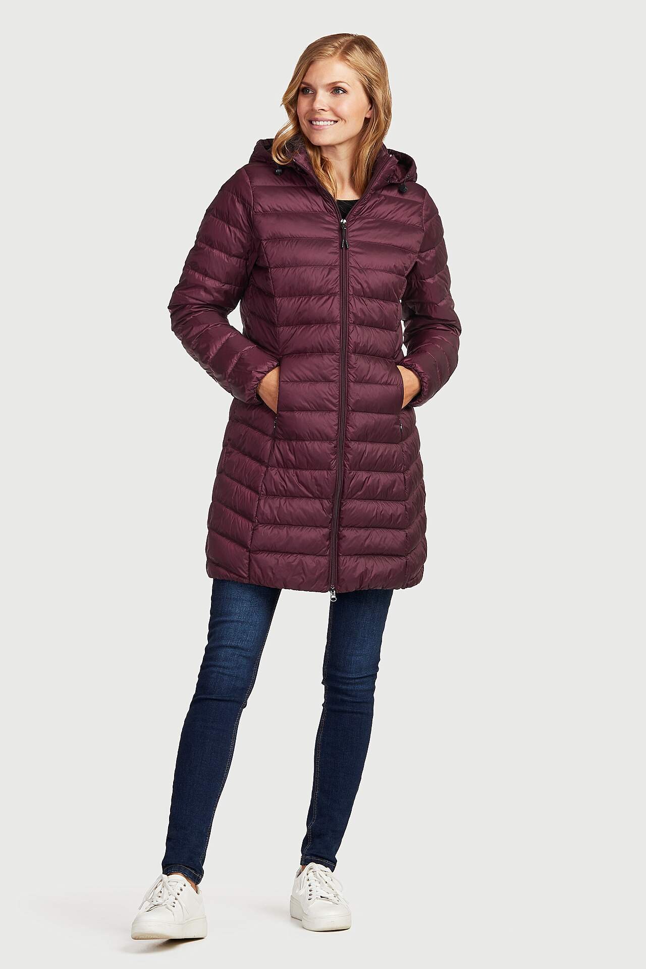 Lightweight jacket with padding in down