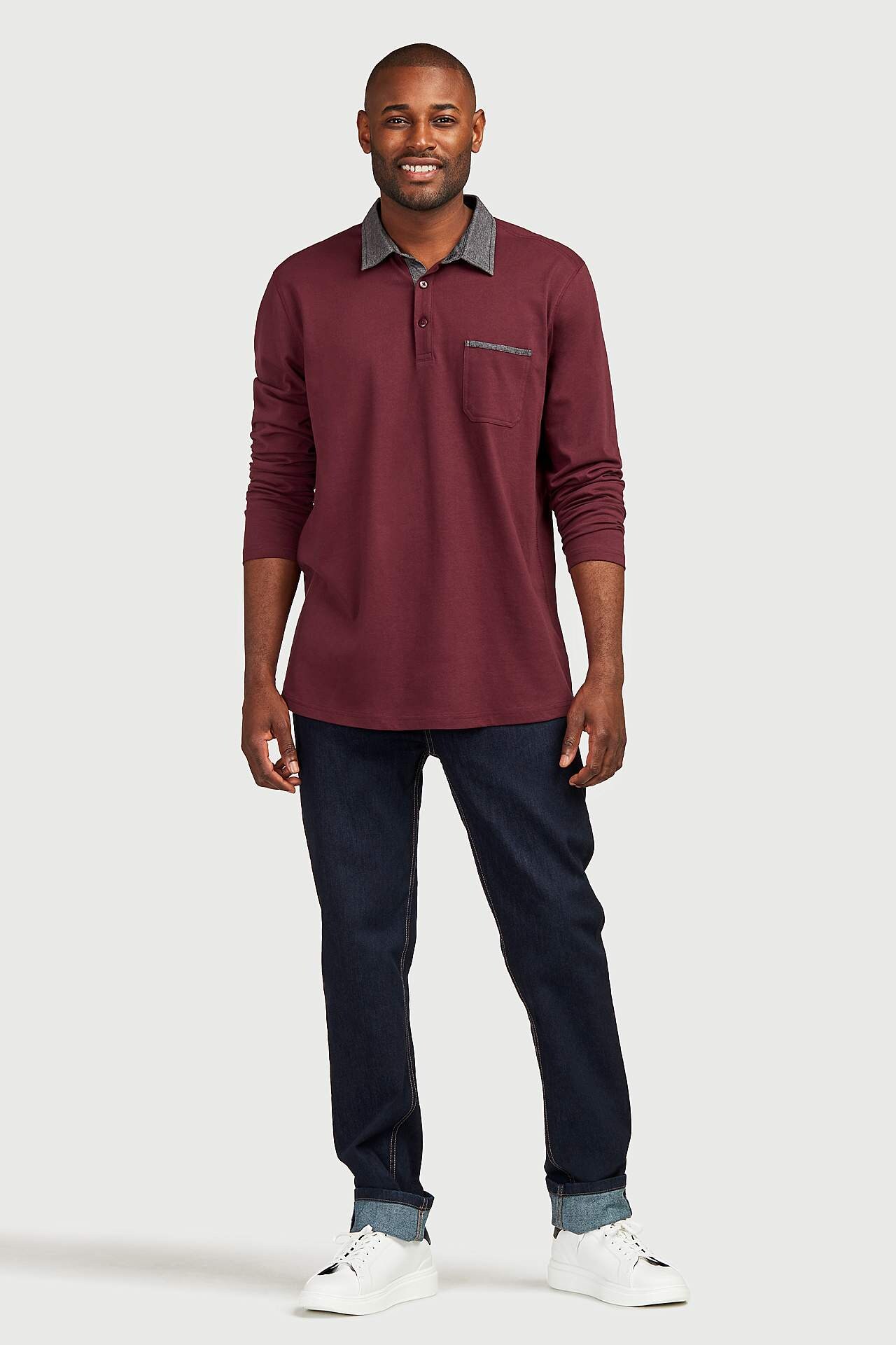 Comfortable long-sleeved jumper with collar