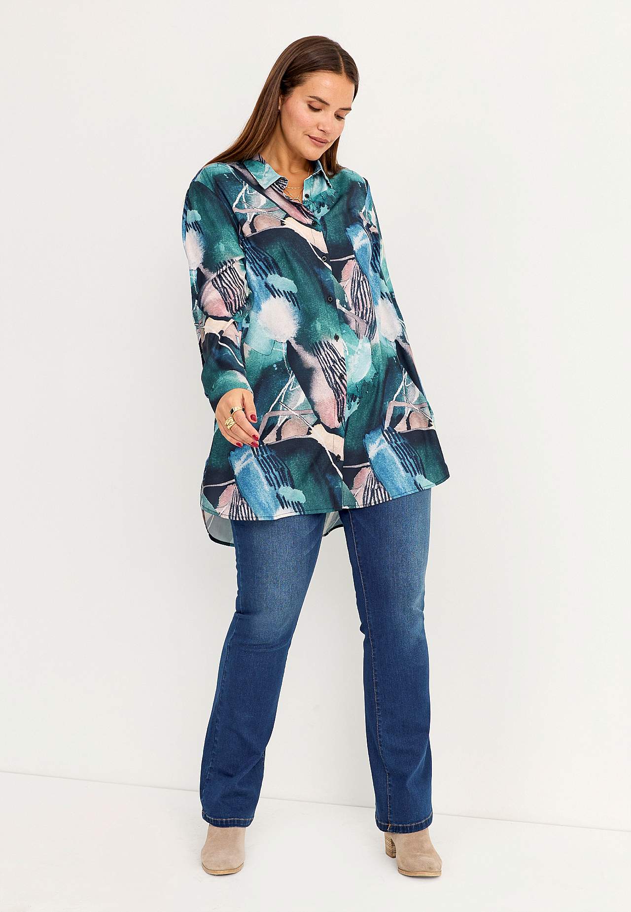 Long shirt with buttons