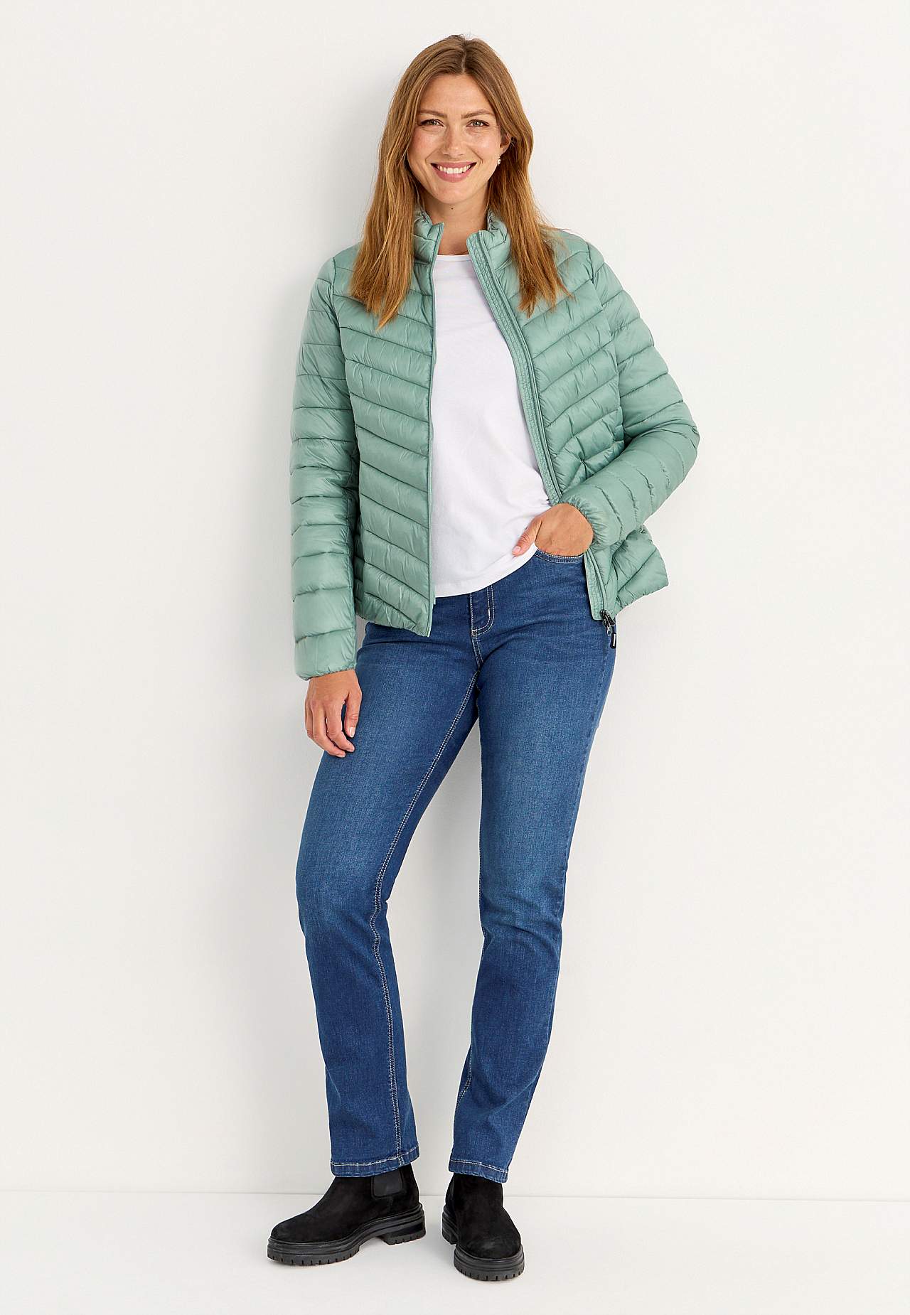 Practical, stylish lightweight jacket