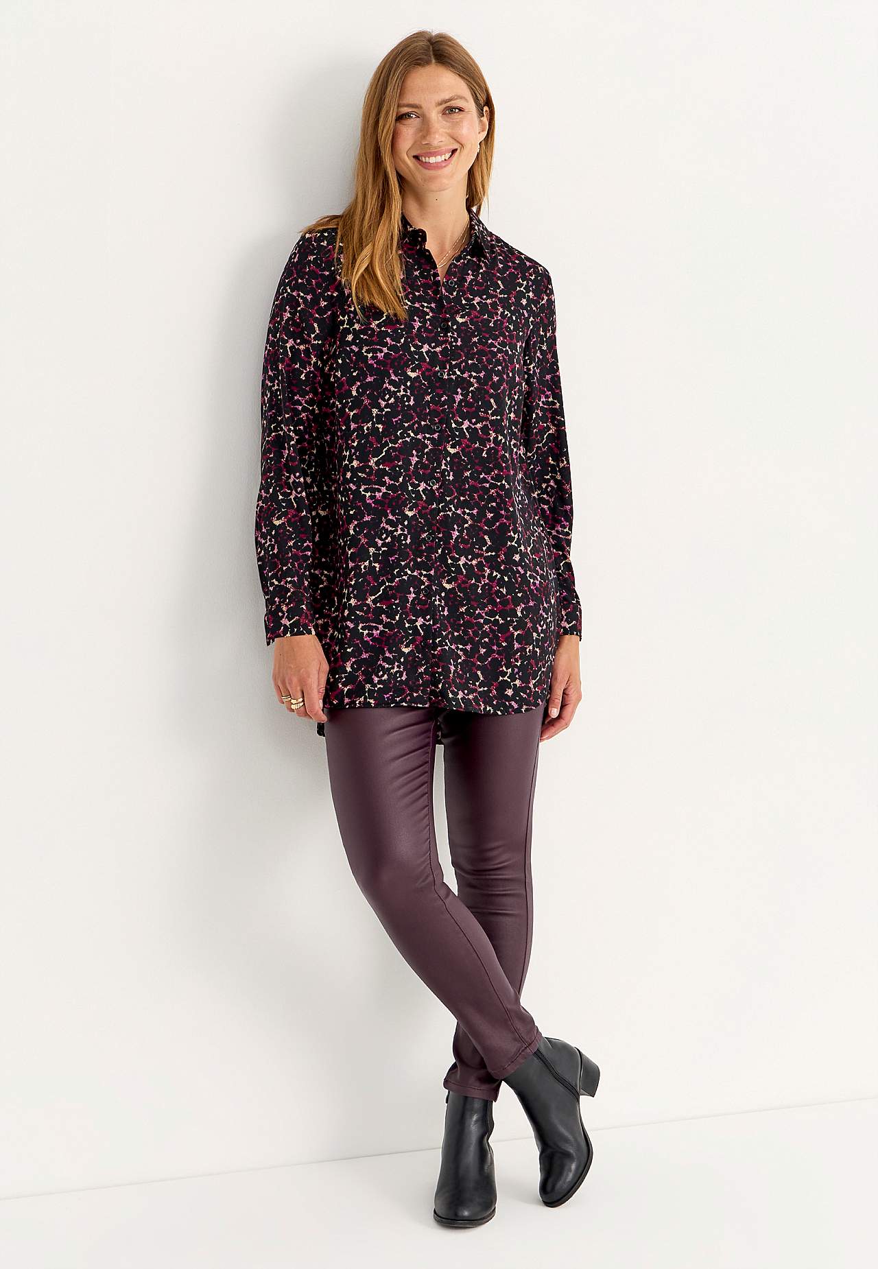 Long shirt with buttons