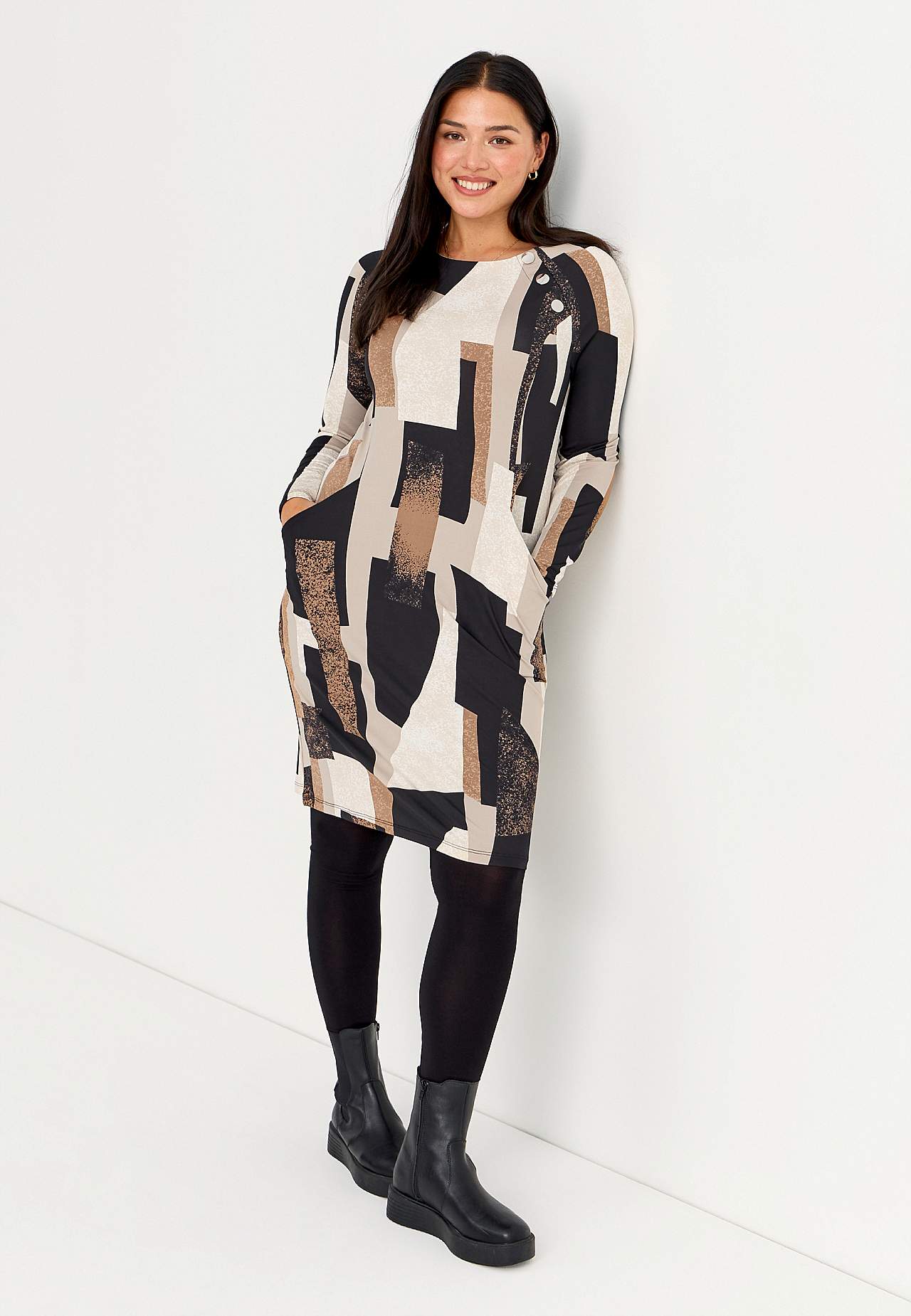 Patterned jersey dress with pockets