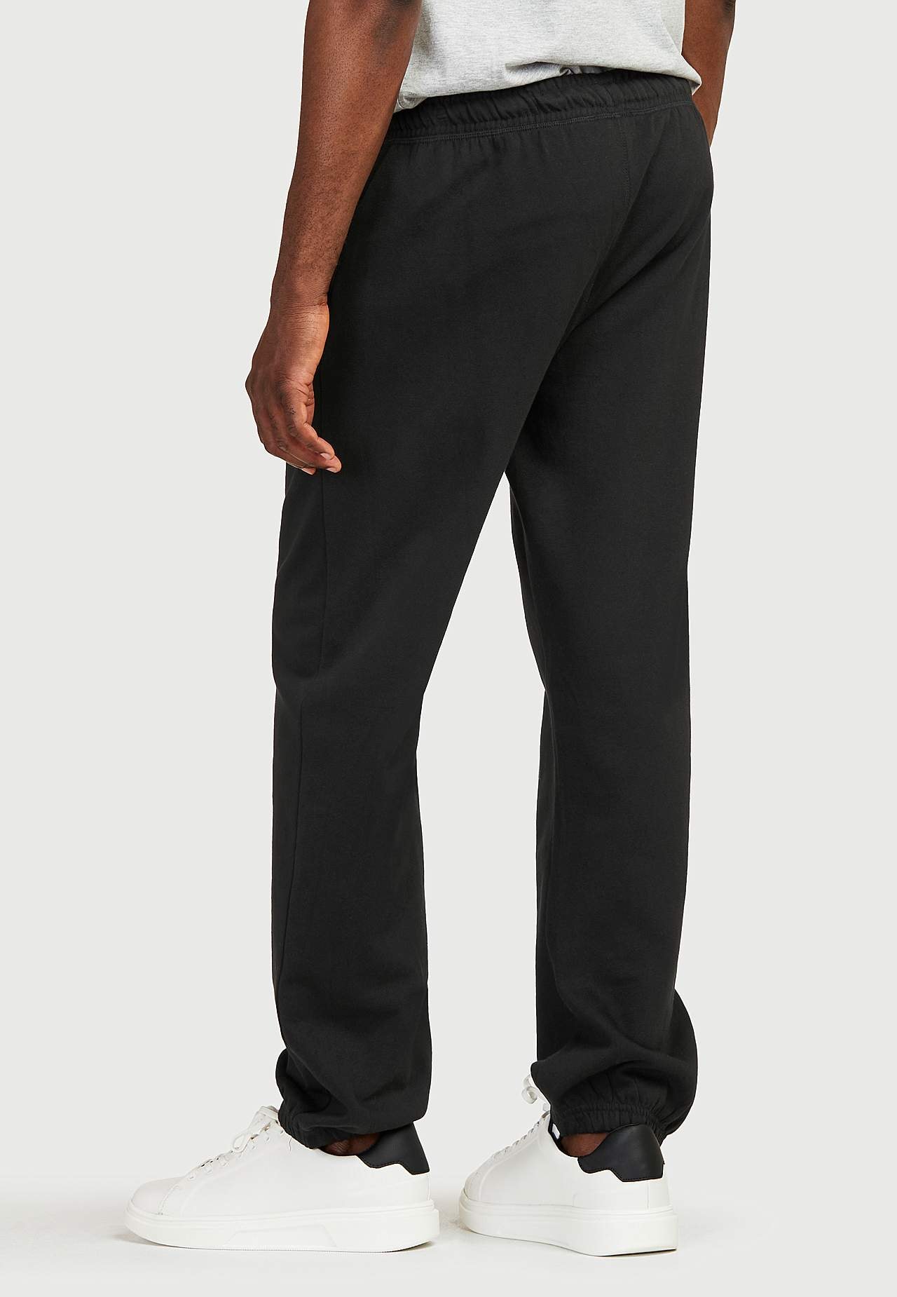 Sweatshirt pants with elastic at the leg ends