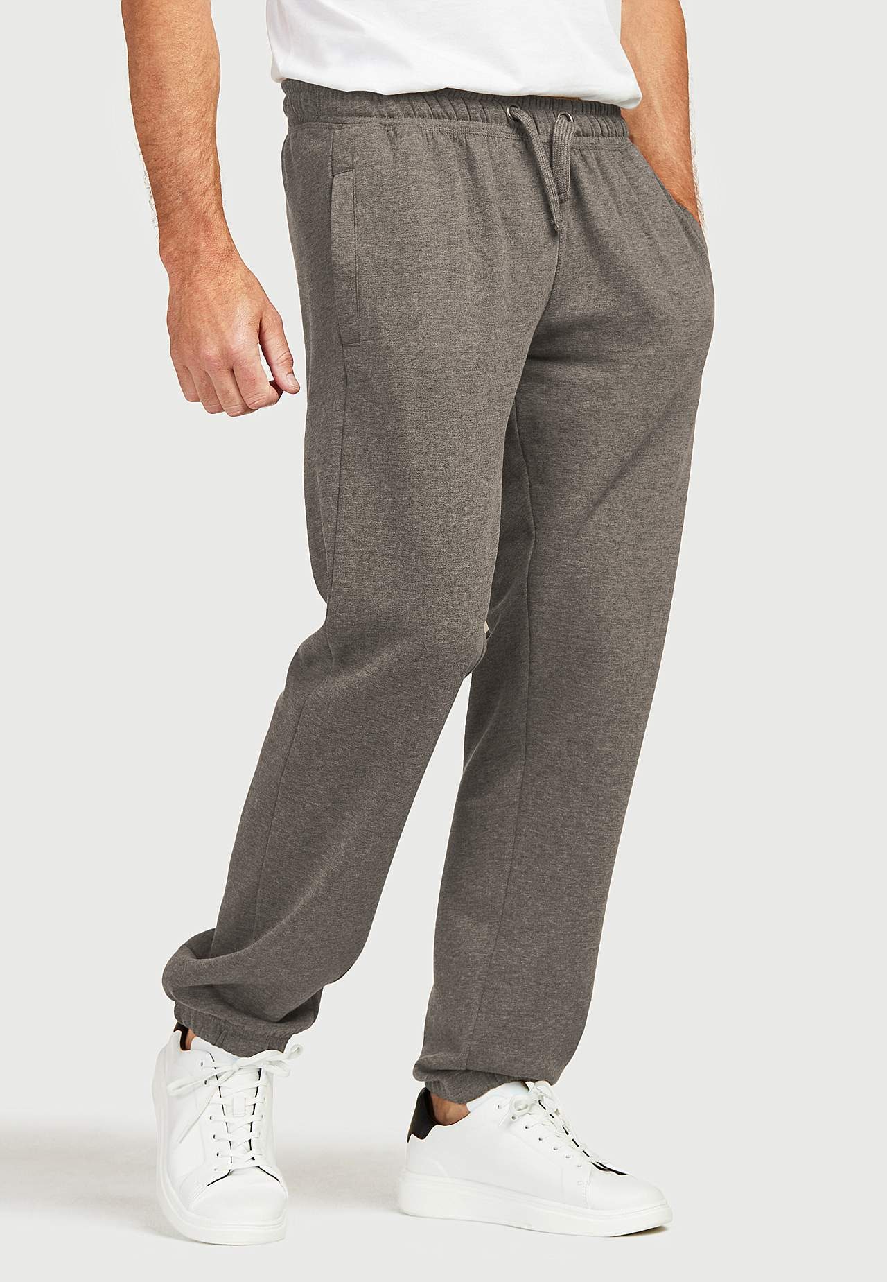 Sweatshirt pants with elastic at the leg ends