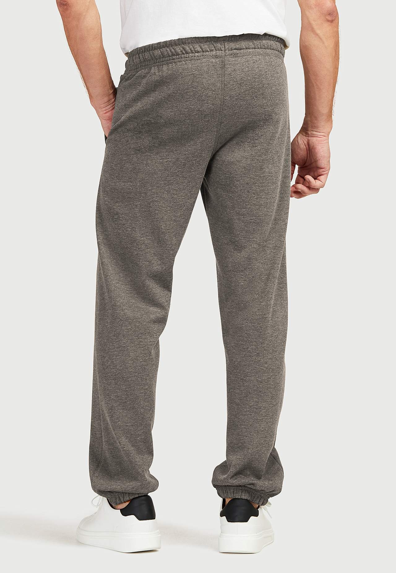 Sweatshirt pants with elastic at the leg ends