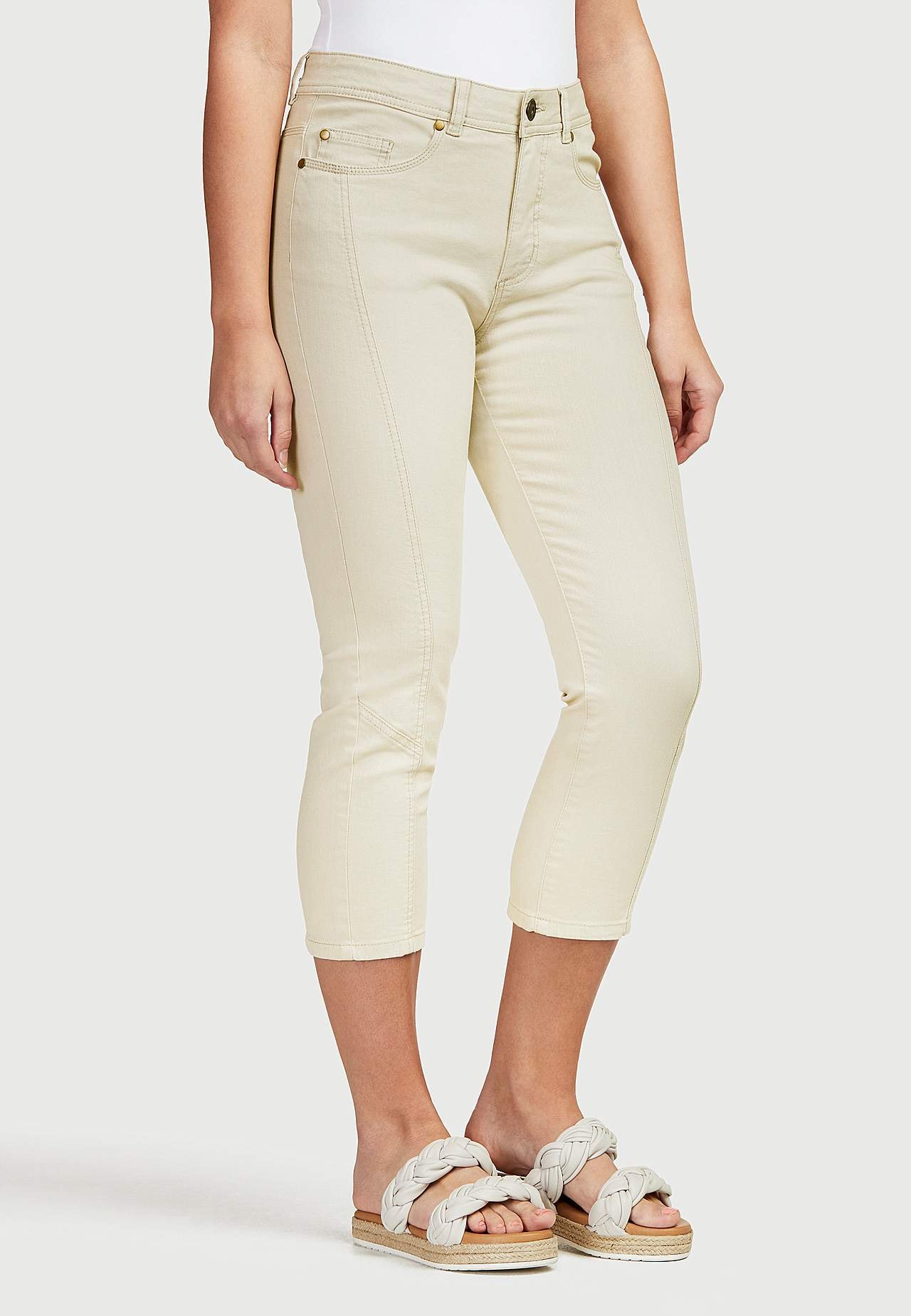 Crop jeans with five-pocket design