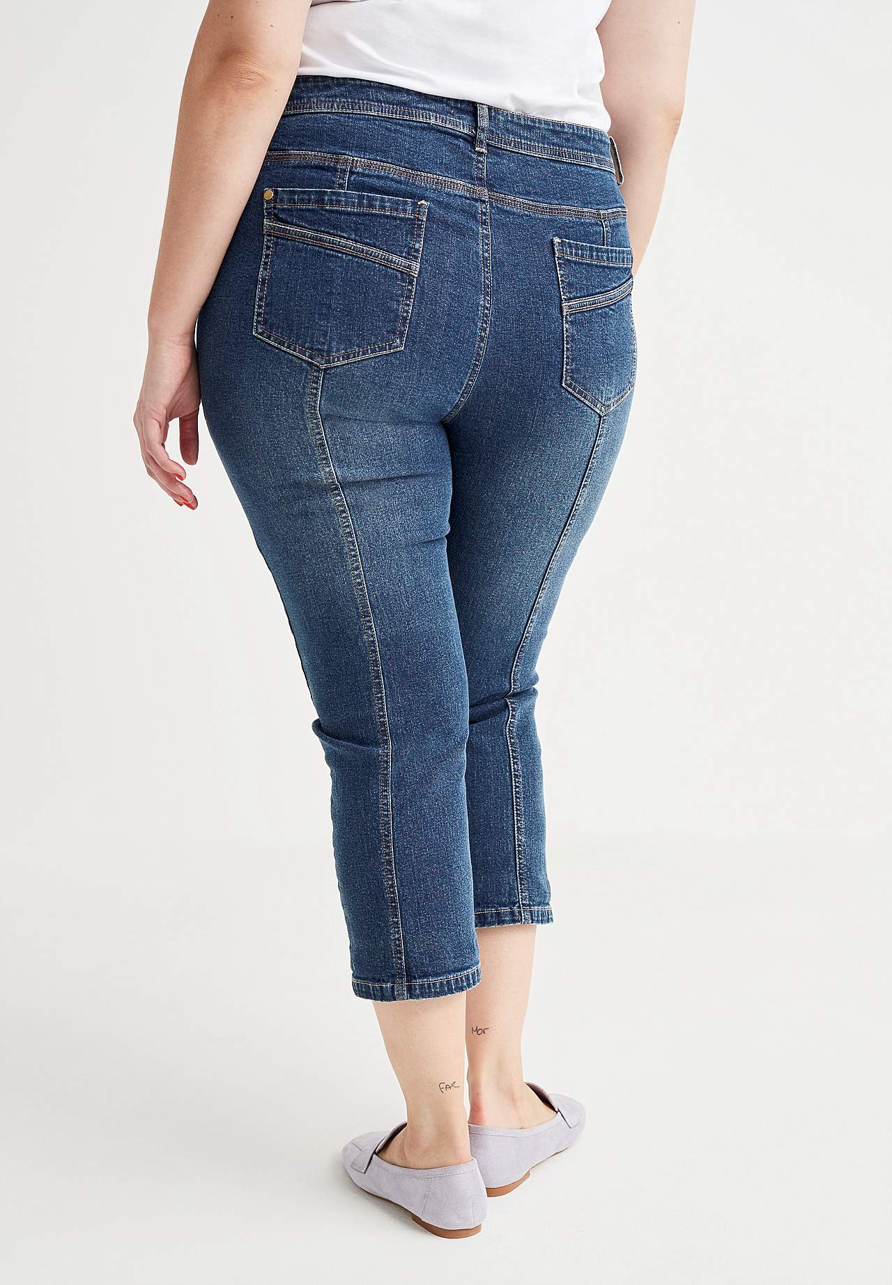 Crop jeans with five-pocket design