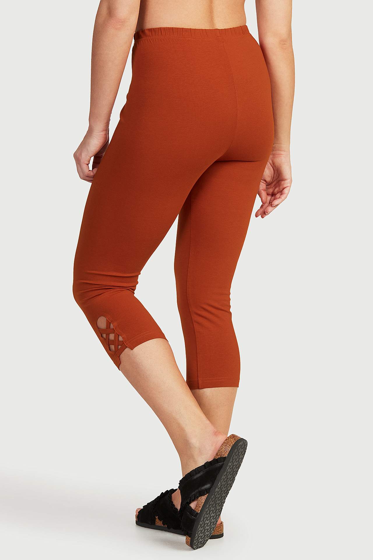 Capri leggings with nice details 2-pack