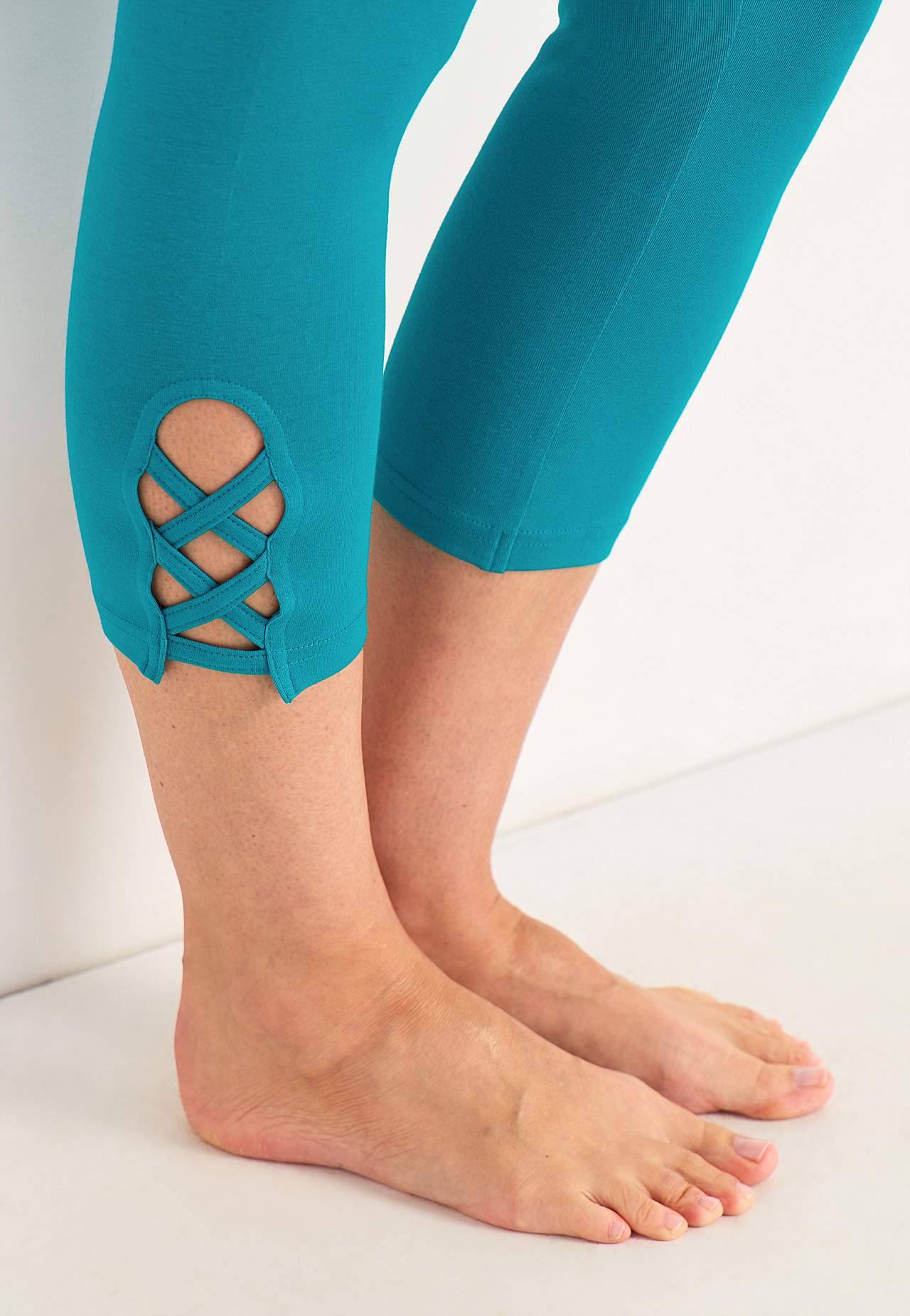 Capri leggings with nice details 2-pack