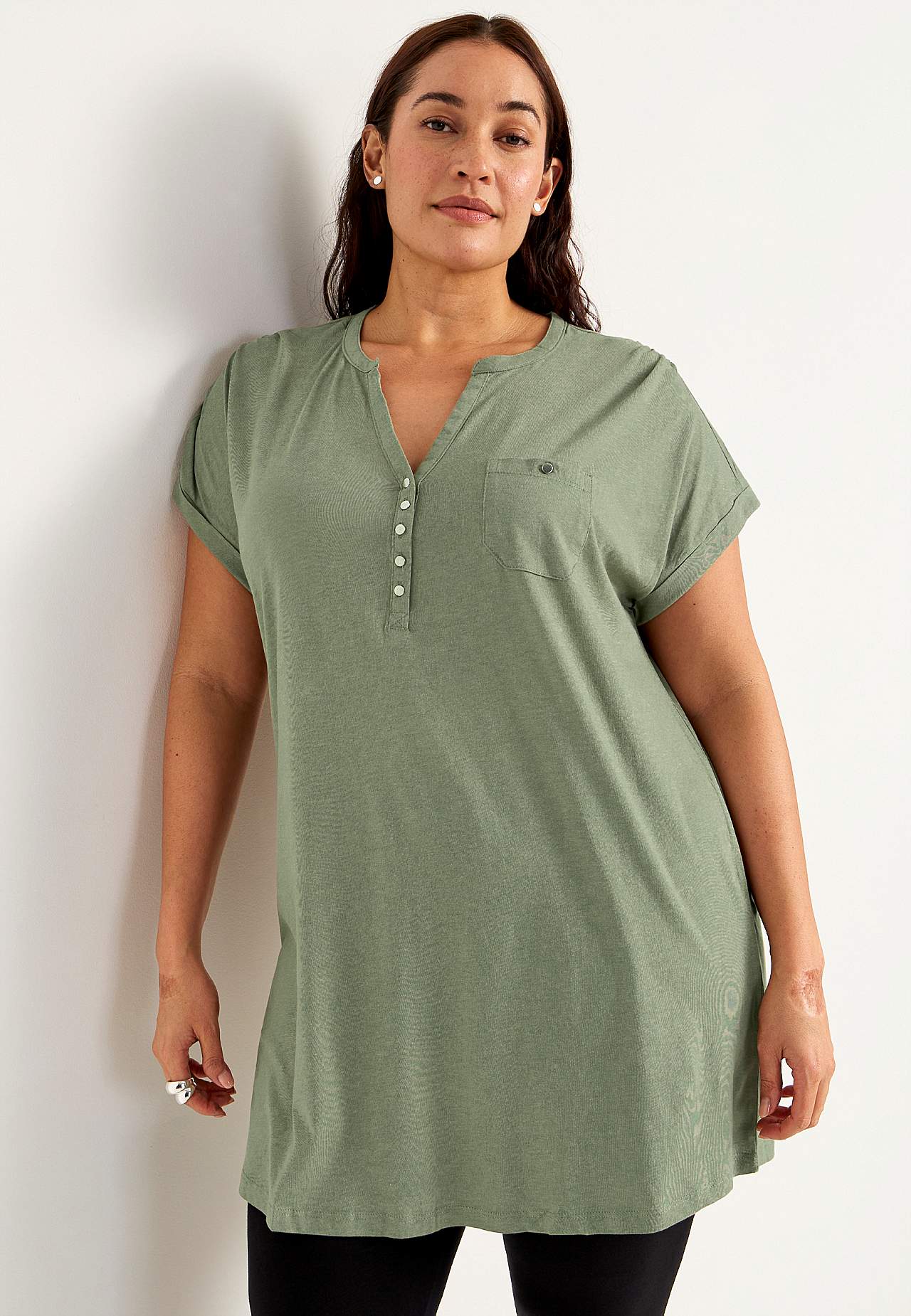 Jersey tuniq with metallic buttons