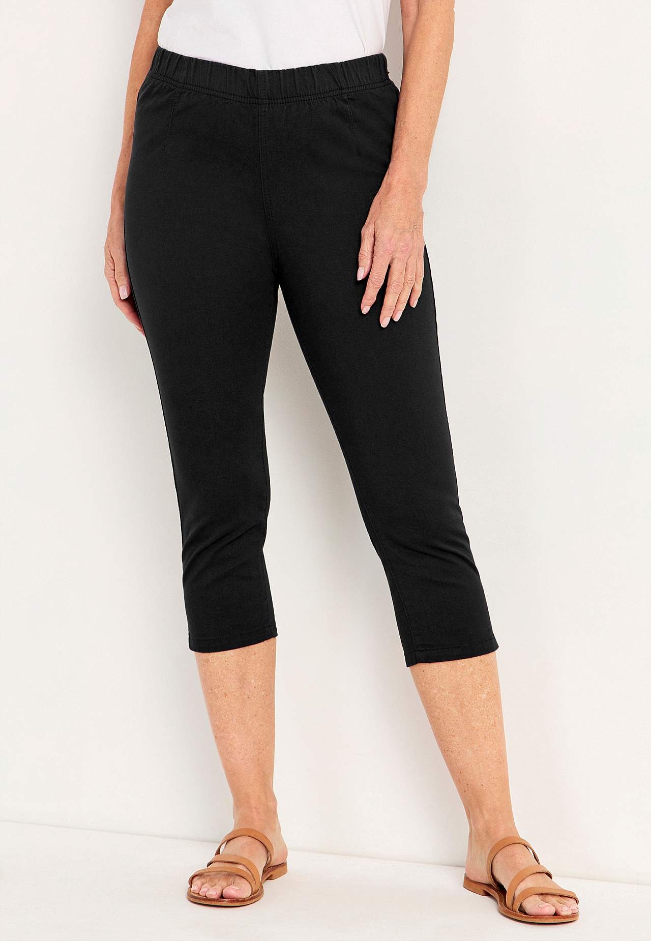 Comfortable capri trousers in cotton twill