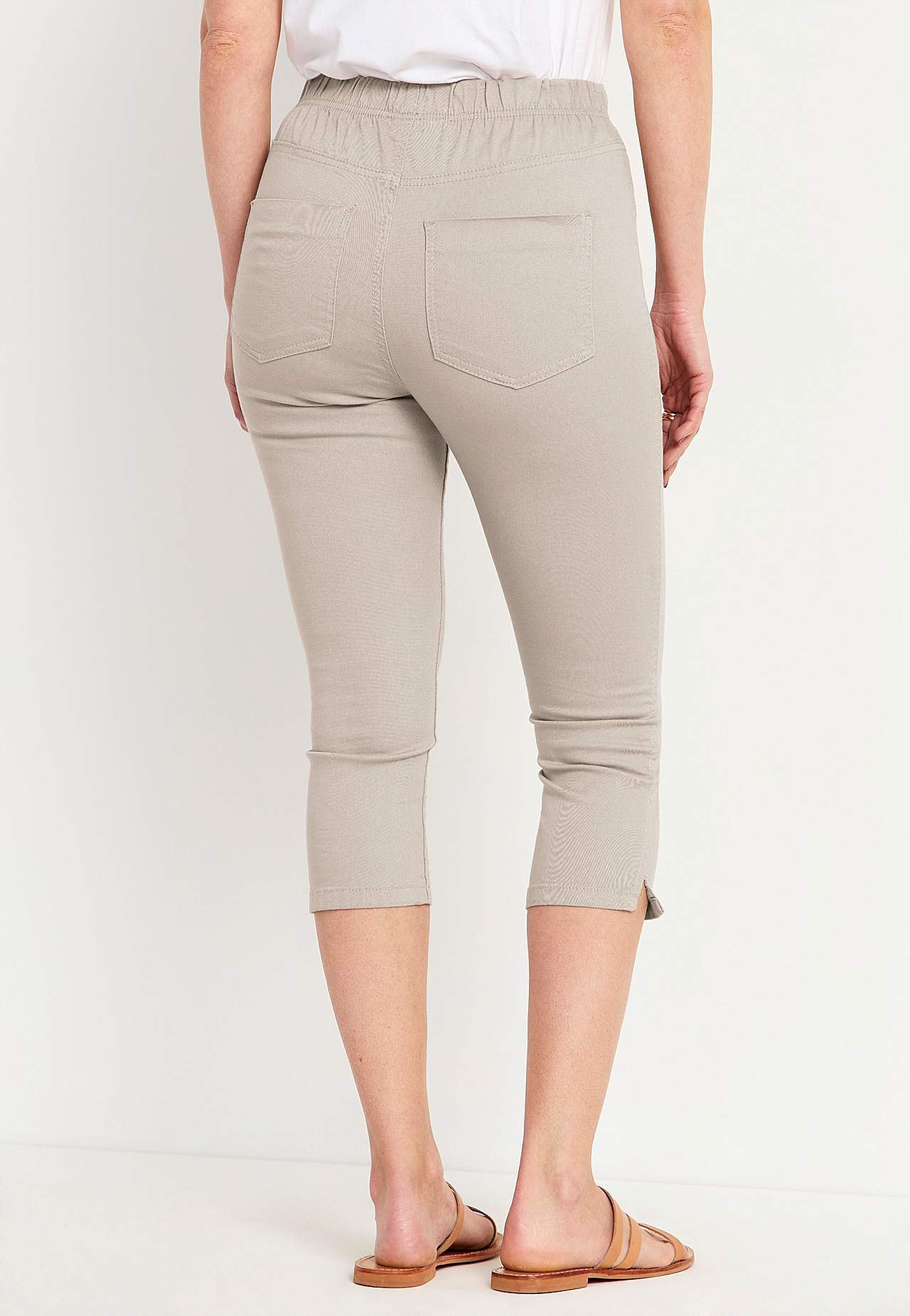 Comfortable capri trousers in cotton twill