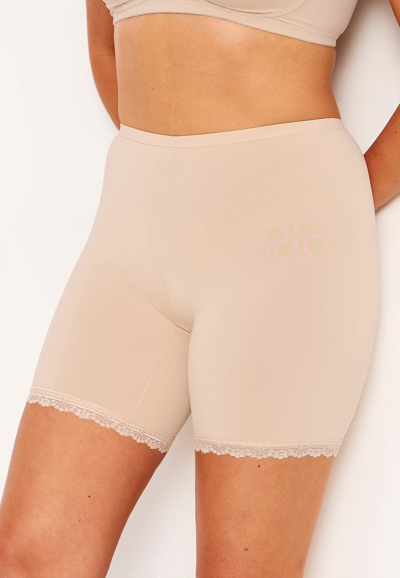 Women's briefs in microfiber