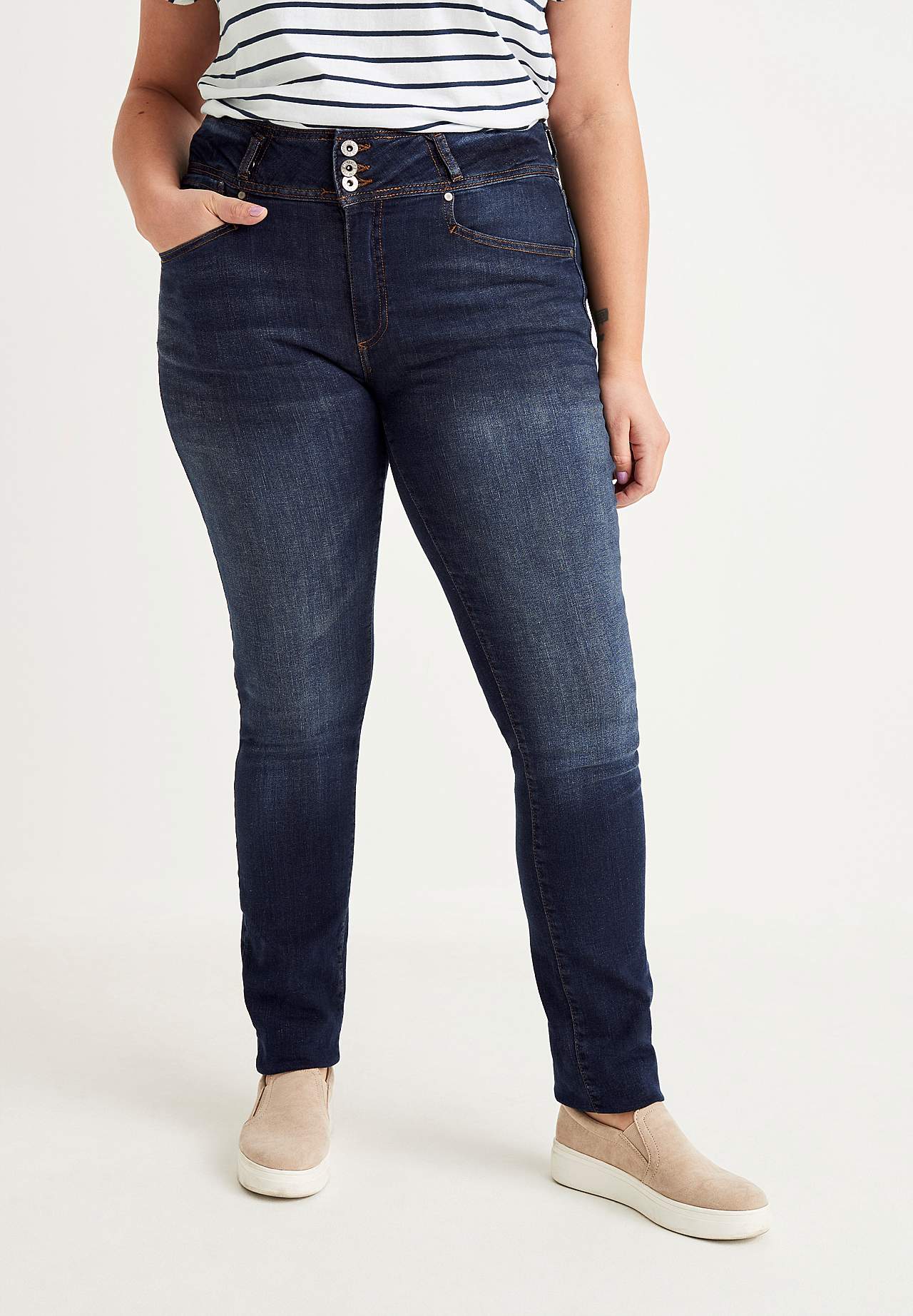 Straight jeans with high waist