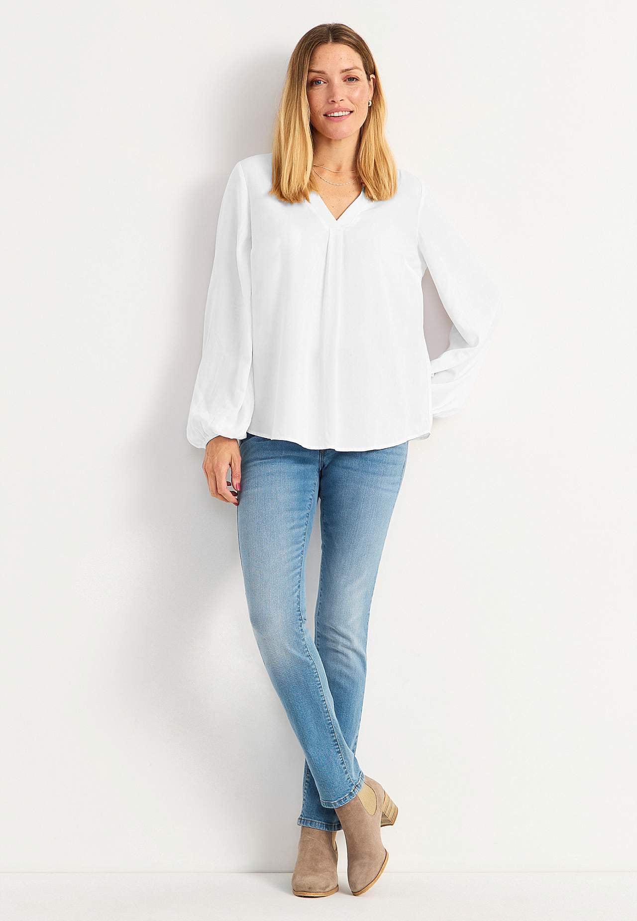 Straight jeans with high waist