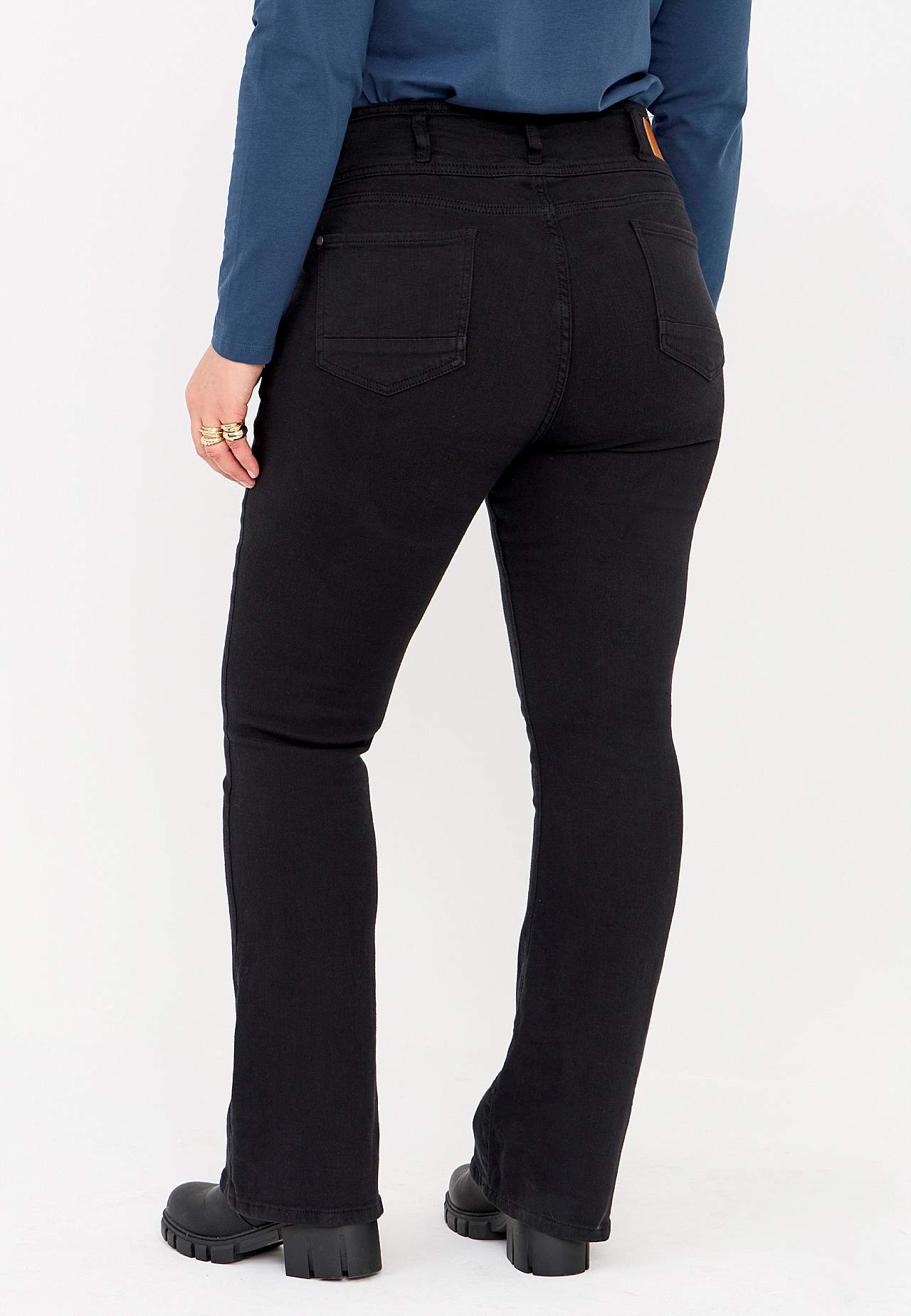 Boot cut jeans with high waist