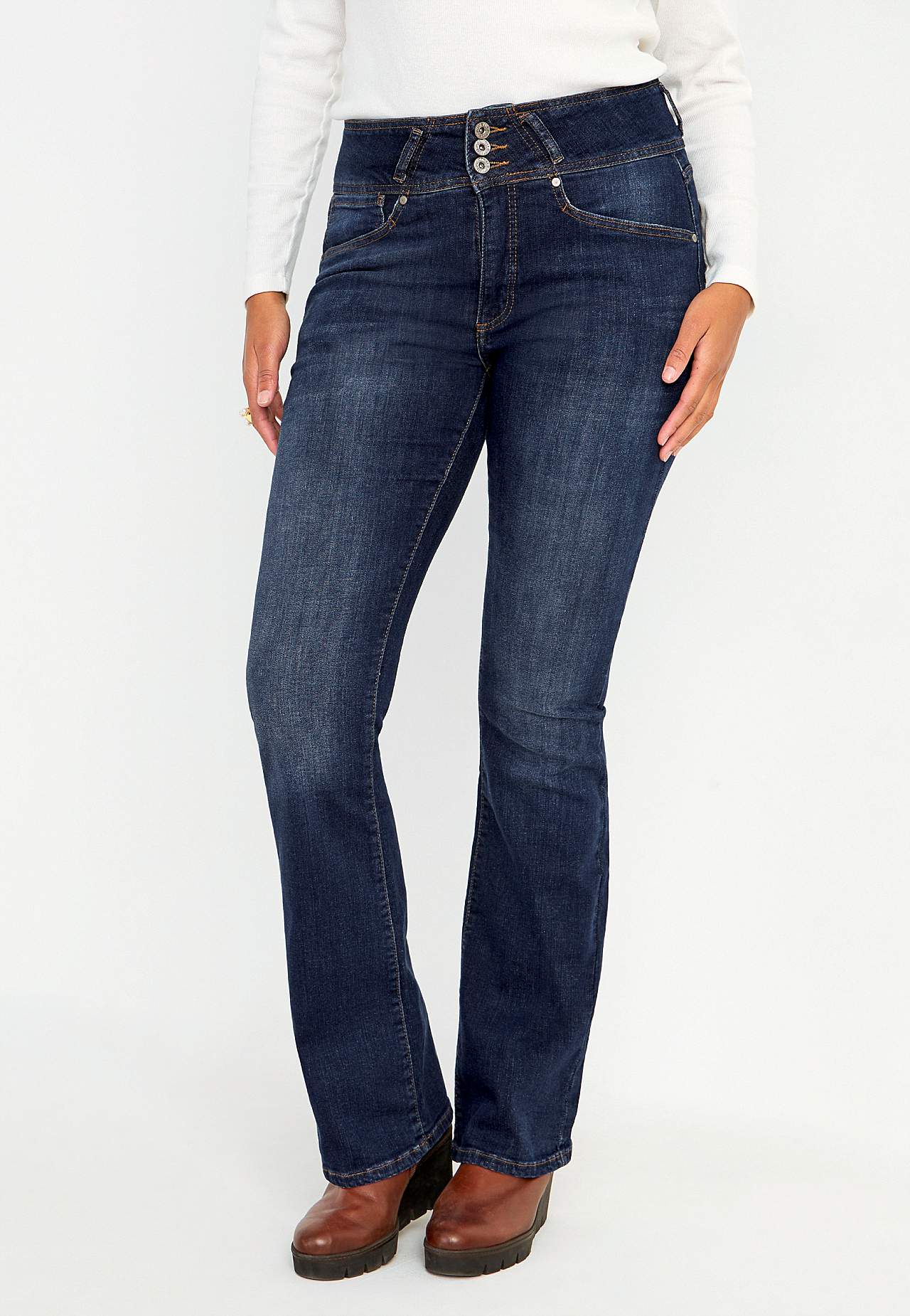 Boot cut jeans with high waist
