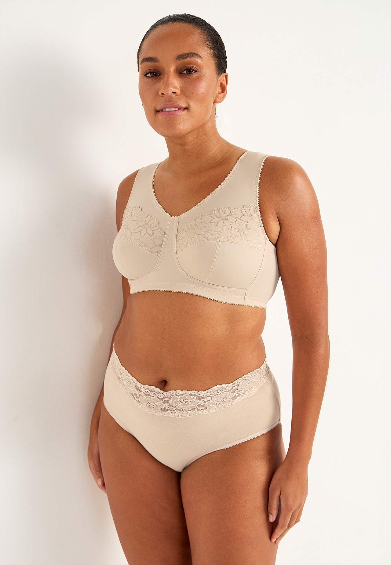 Soft bra with embroidery Lily 2-pack