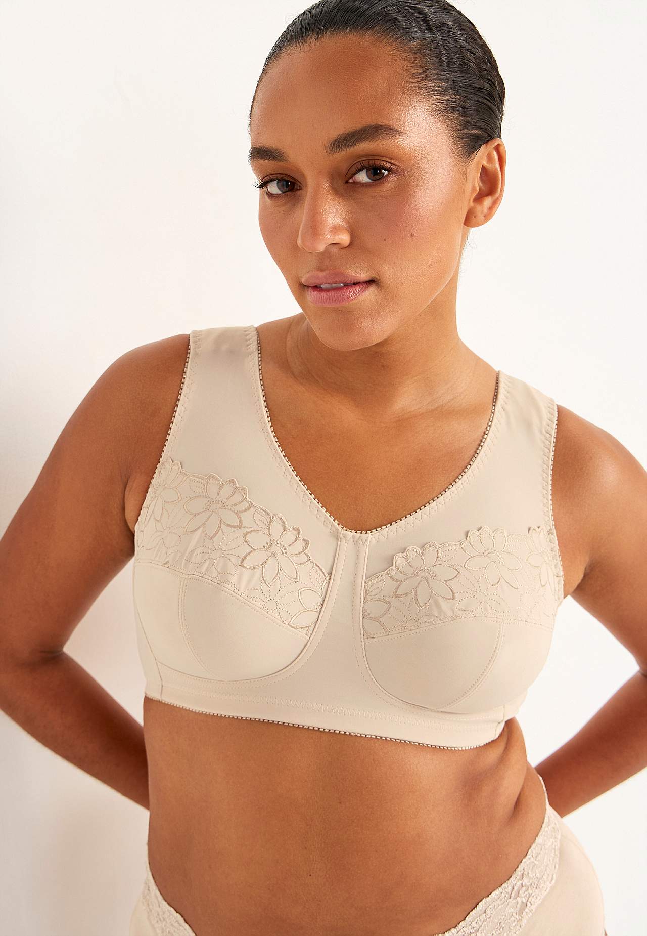 Soft bra with embroidery Lily 2-pack