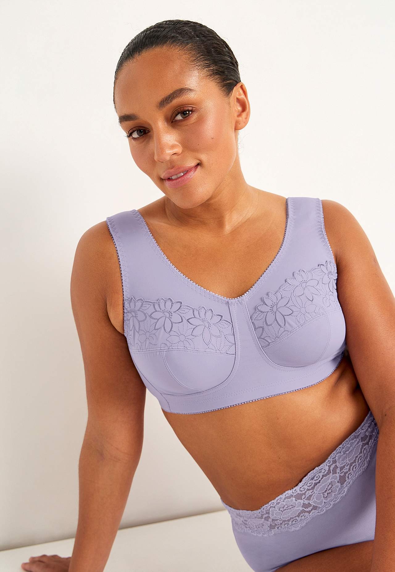 Soft bra with embroidery Lily 2-pack