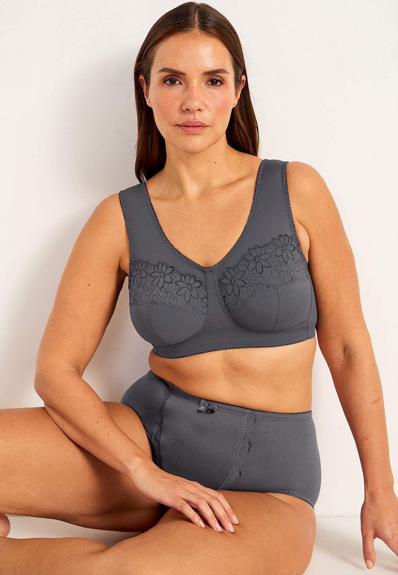 Soft bra with embroidery Lily 2-pack