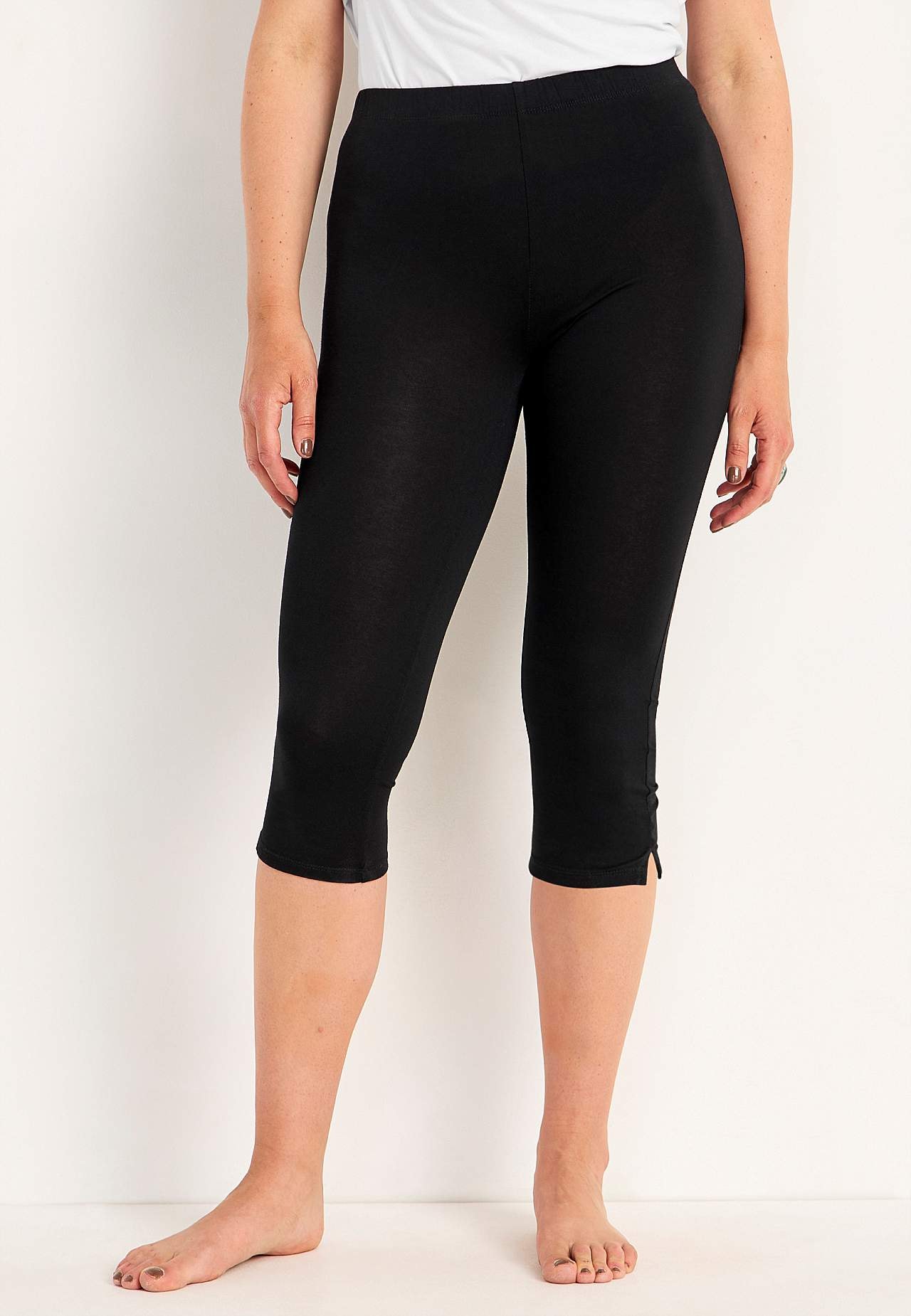 Capri leggings with side slits