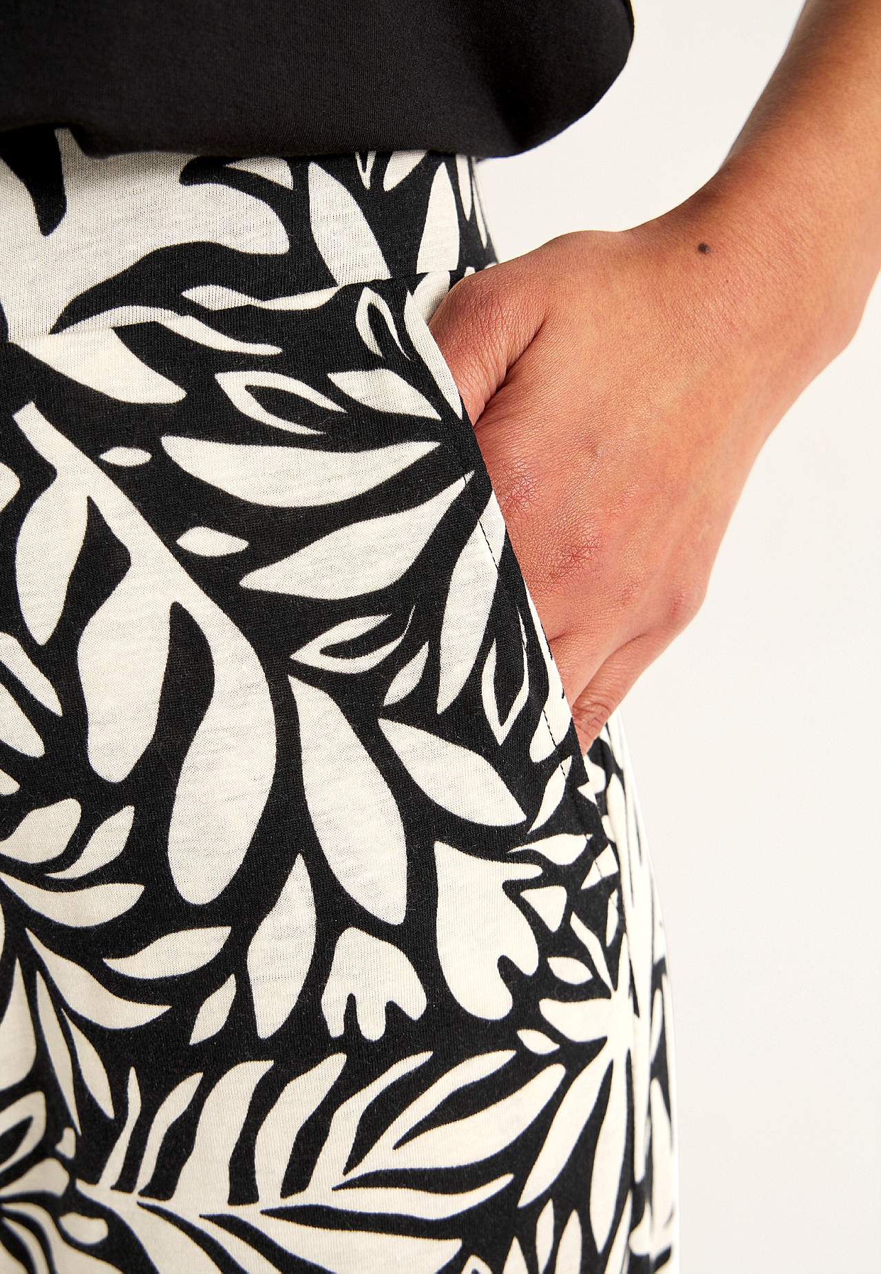 Jersey pants in soft cotton and modal blend