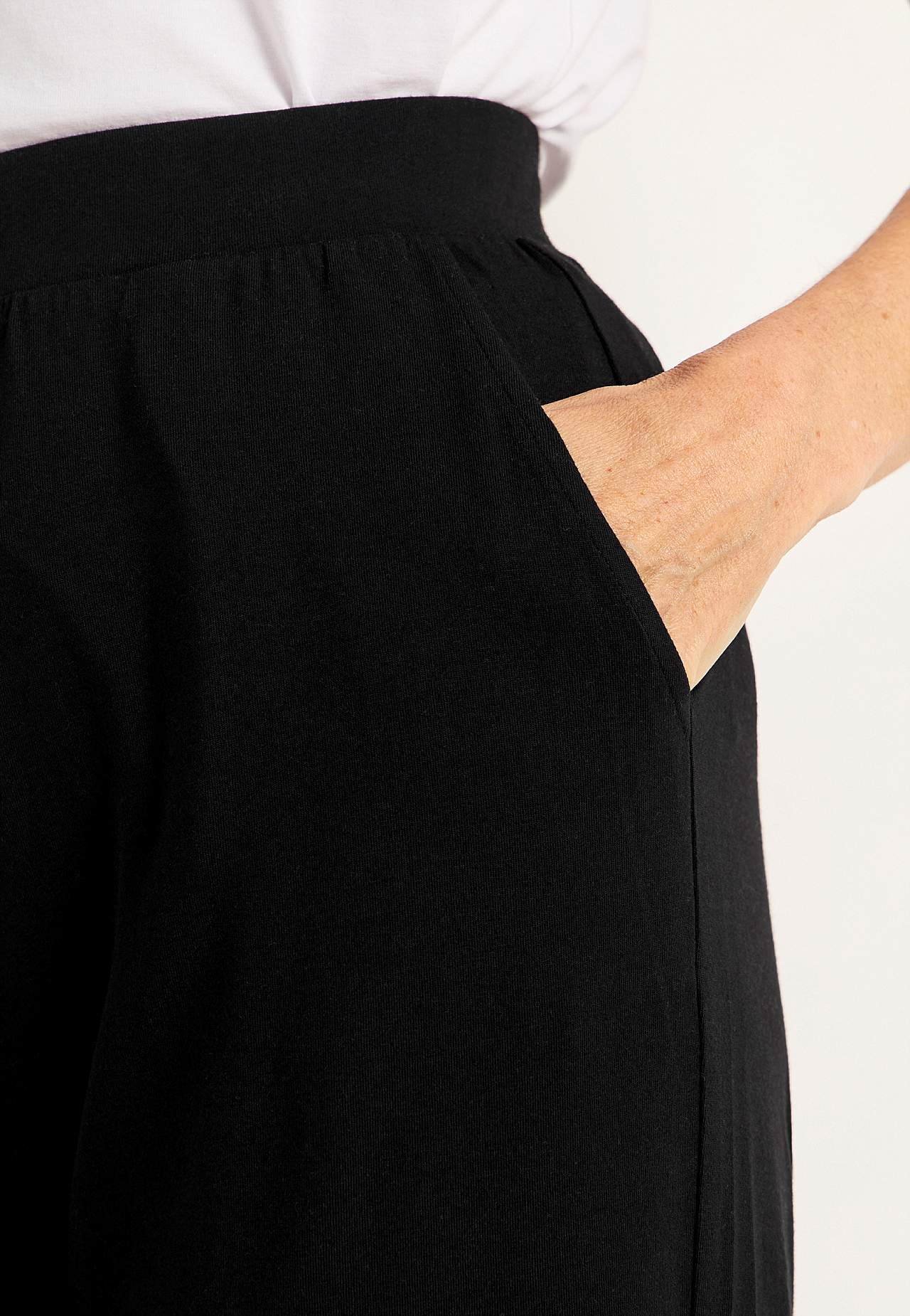 Jersey pants in soft cotton and modal blend