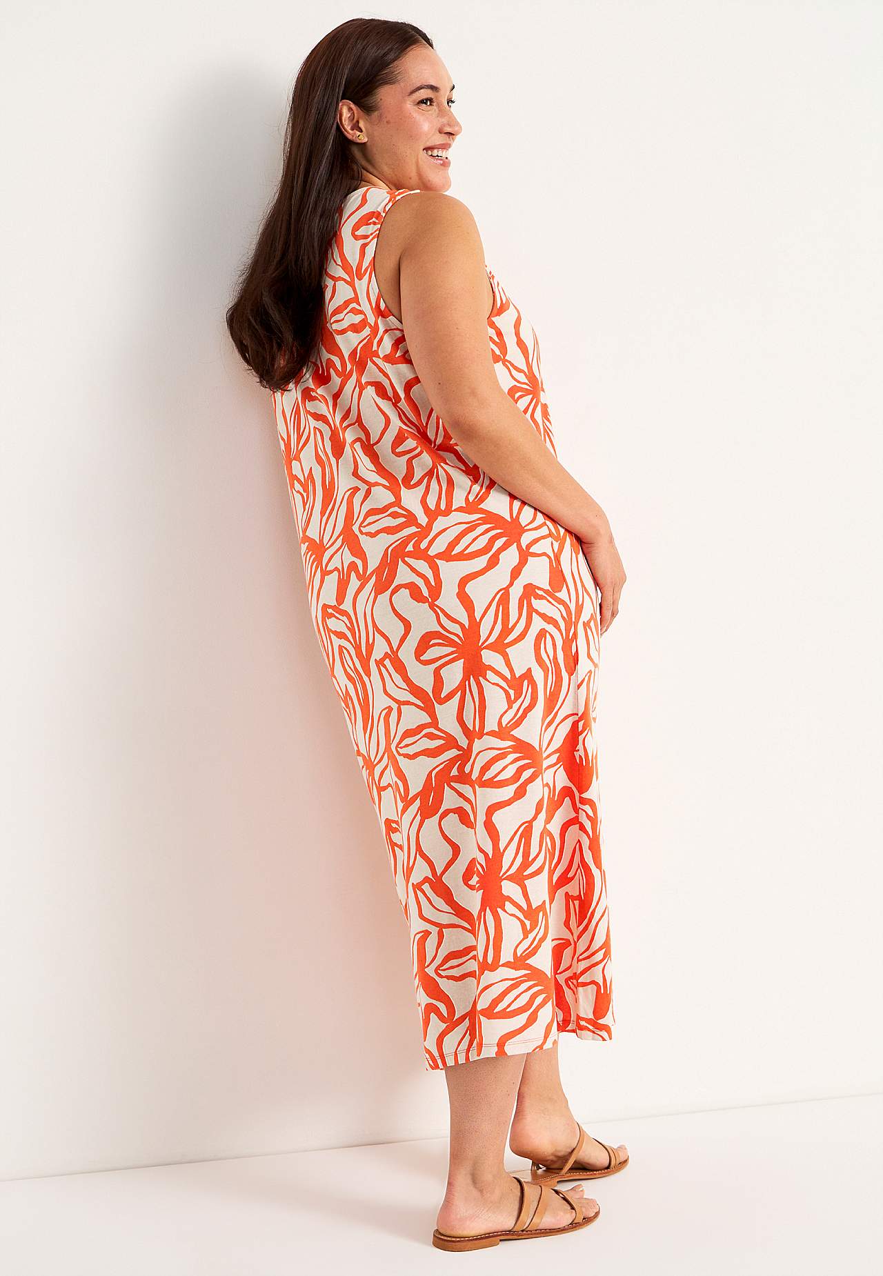 V-neck, sleeveless jersey dress