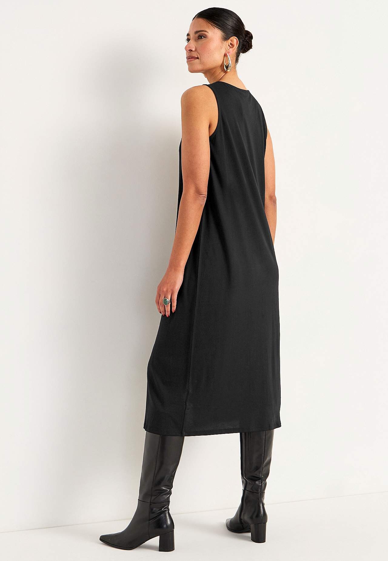 V-neck, sleeveless jersey dress