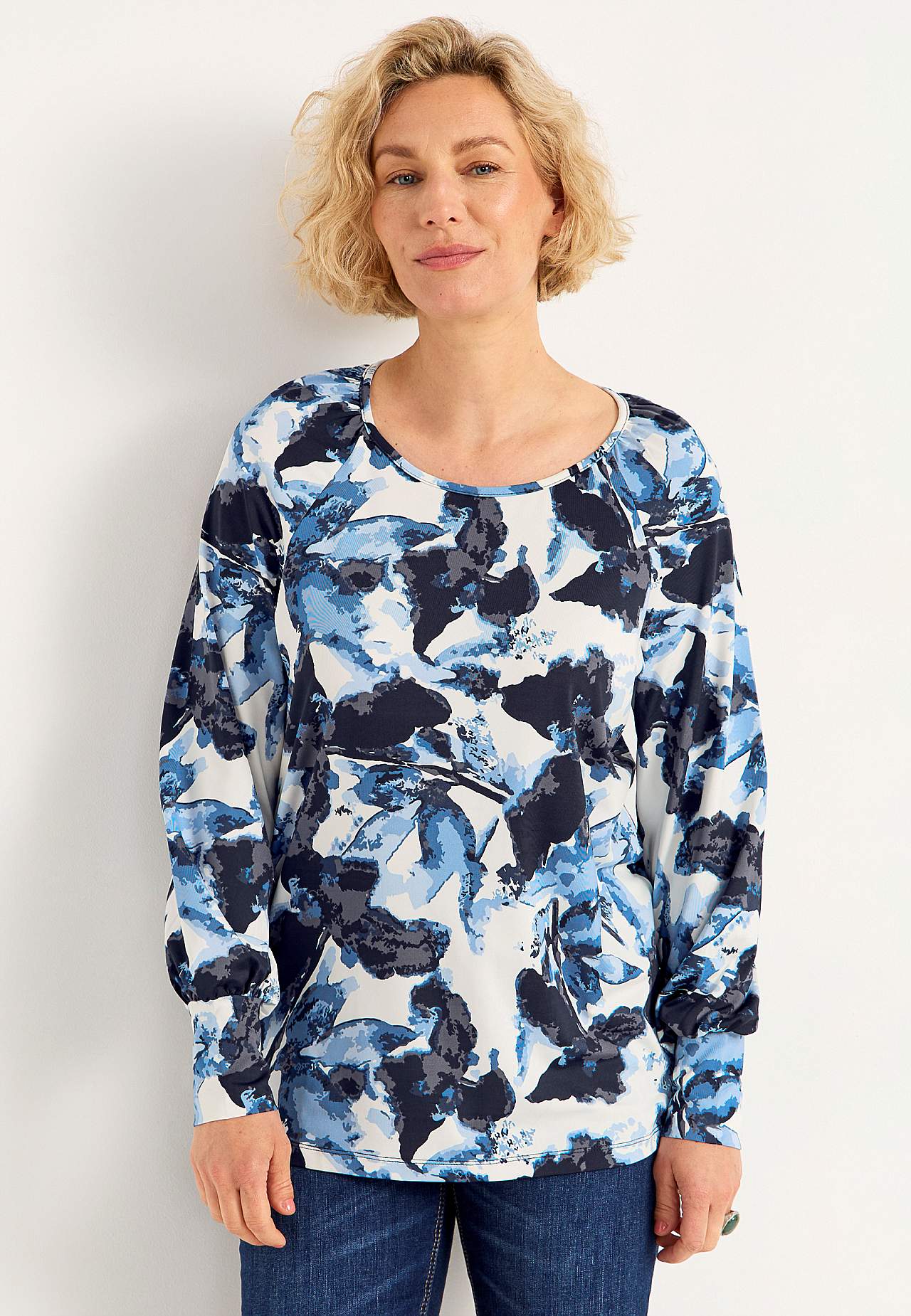 Patterned jersey top with wide cuffs