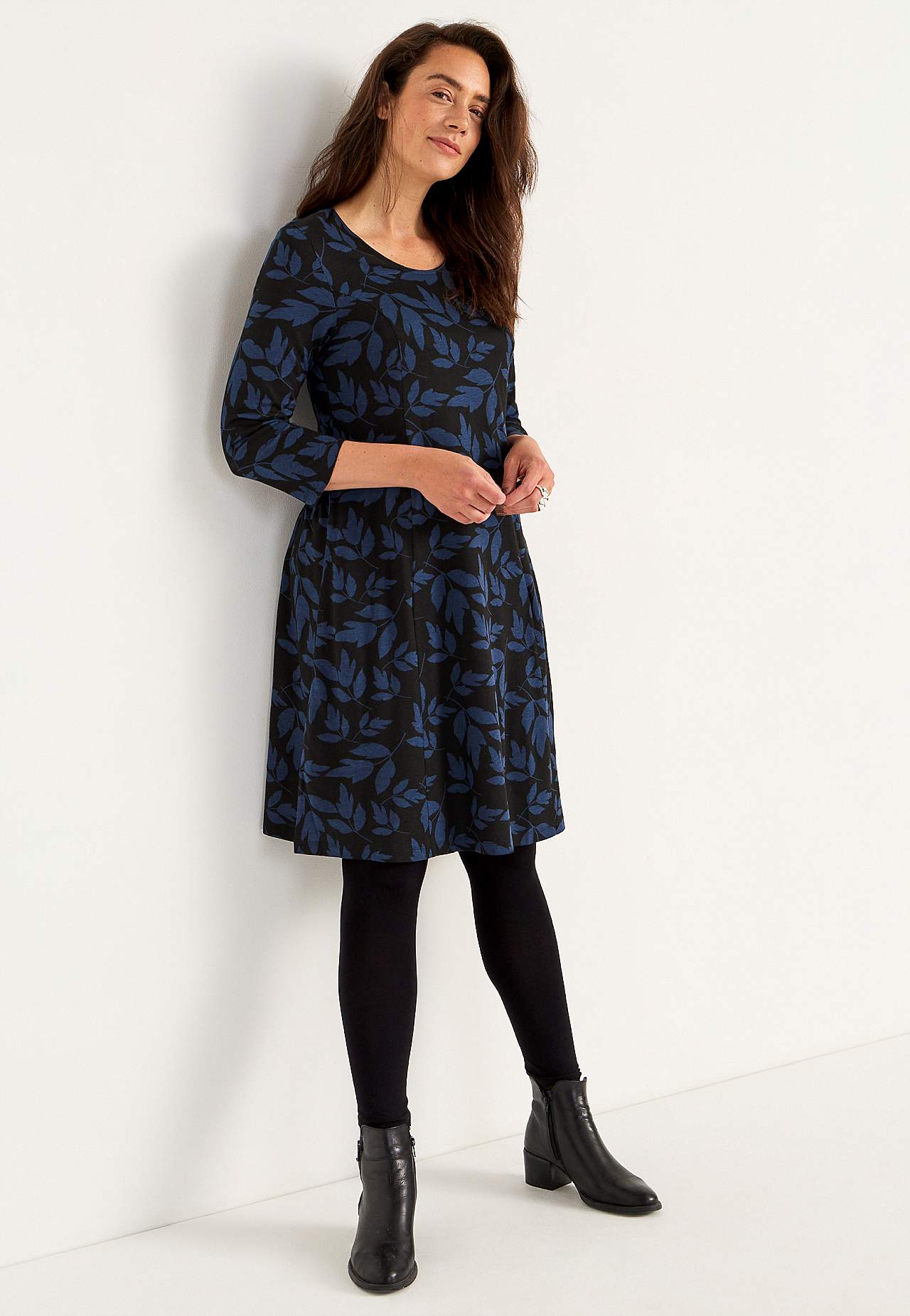 Patterned jersey dress with pockets
