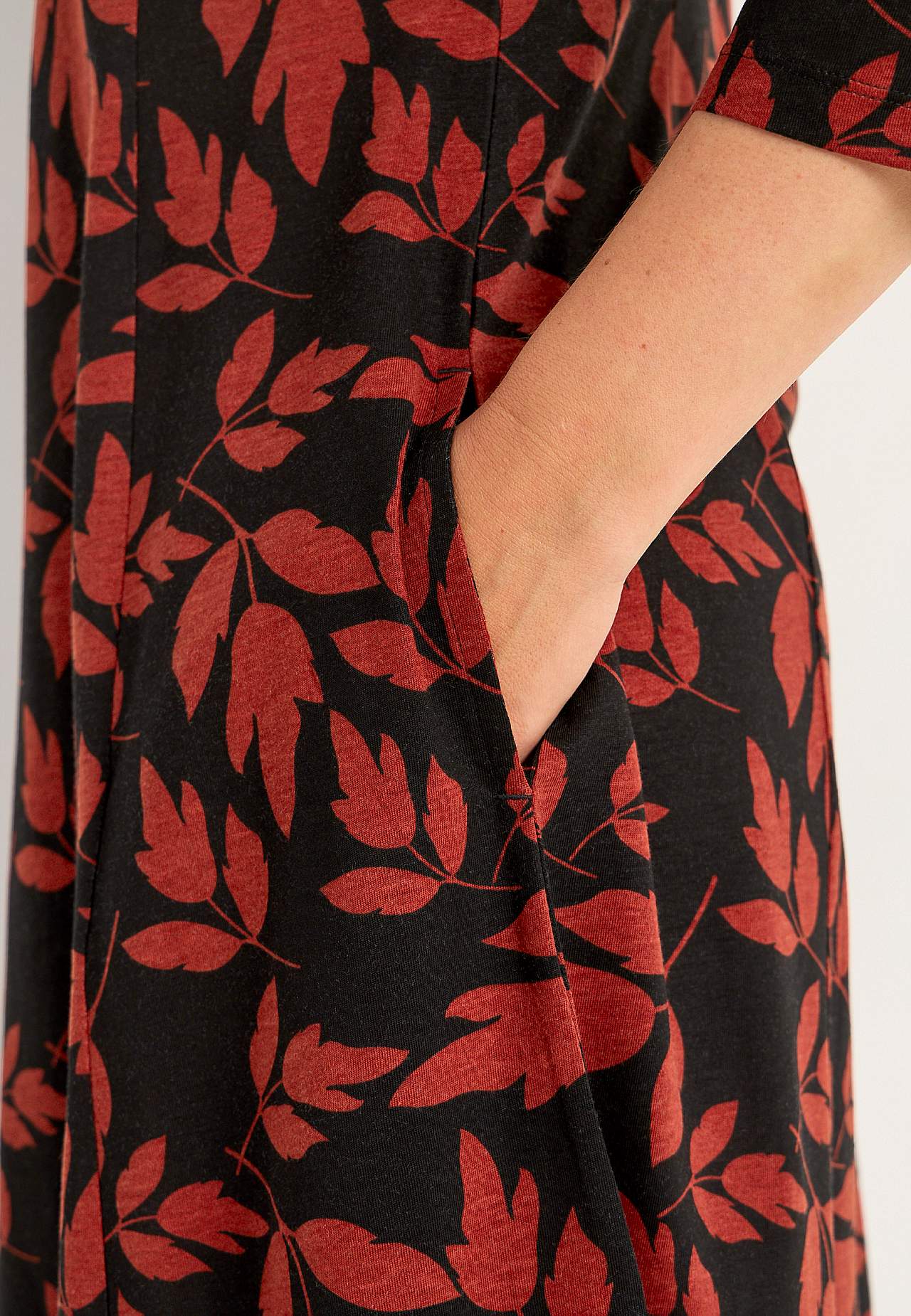 Patterned jersey dress with pockets