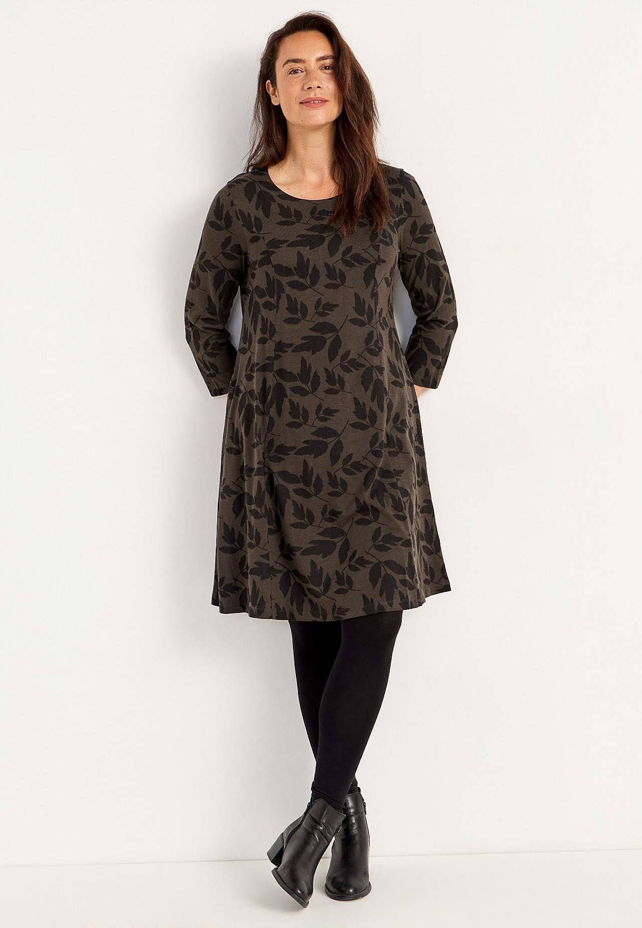Patterned jersey dress with pockets