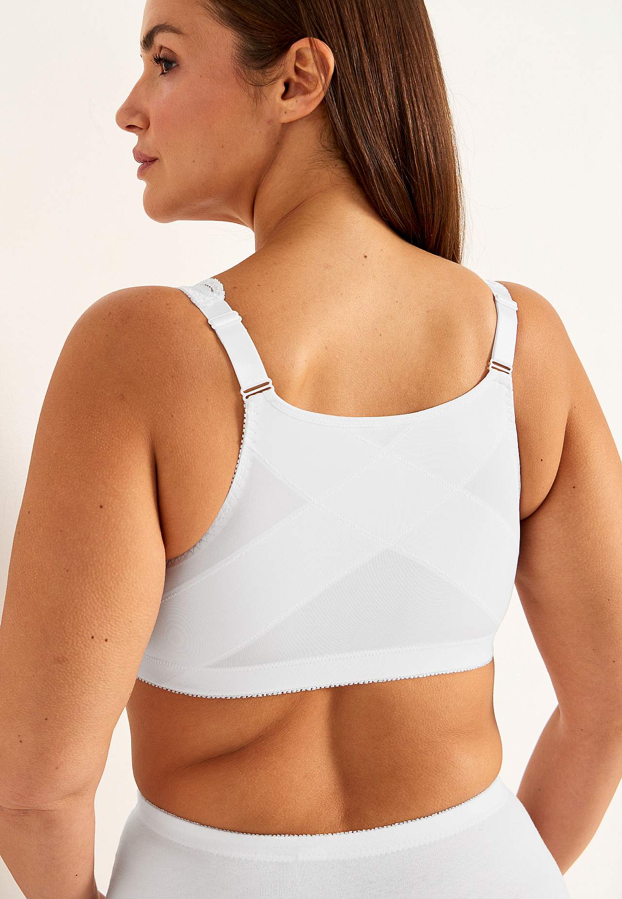 Front-closing soft bra