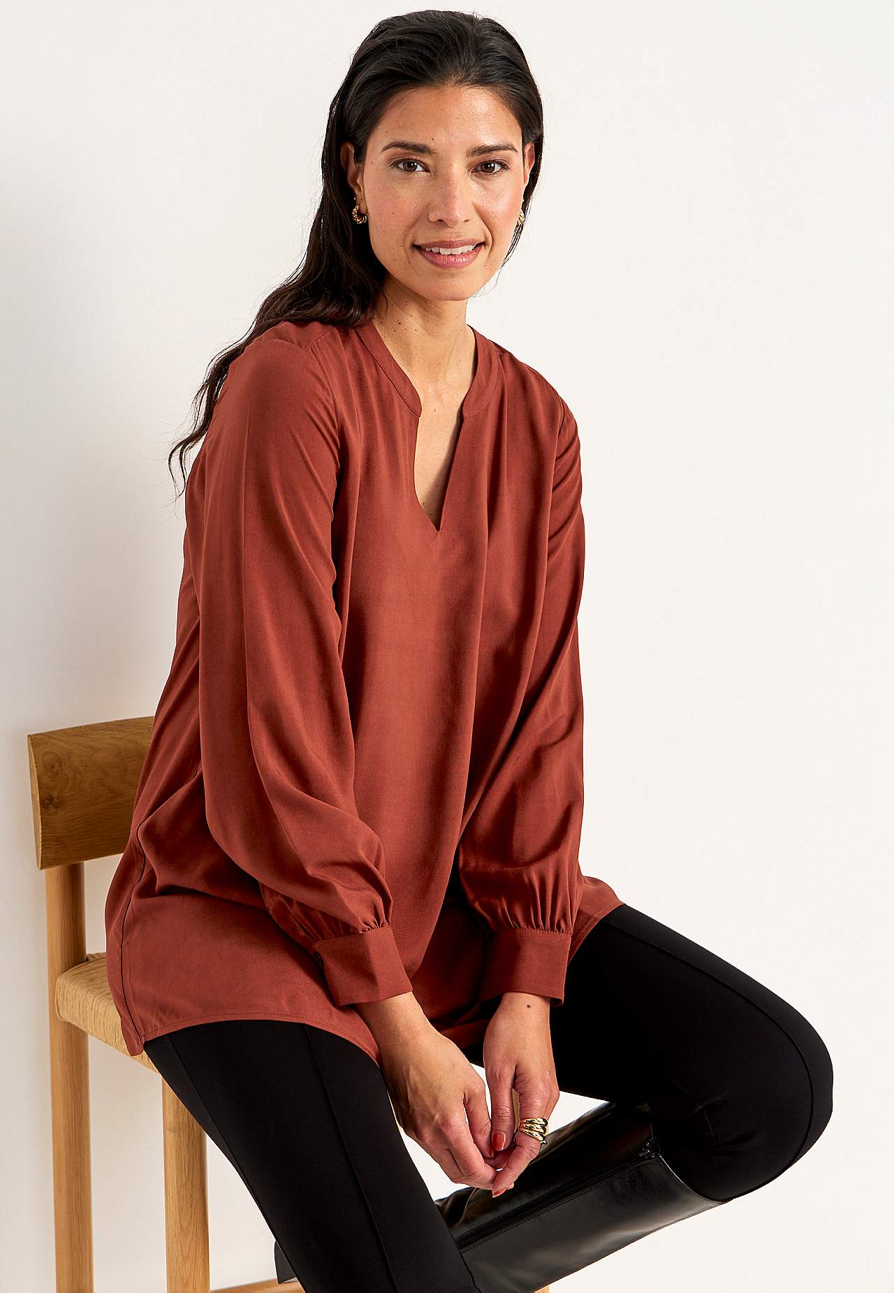 V-neck, woven tunic