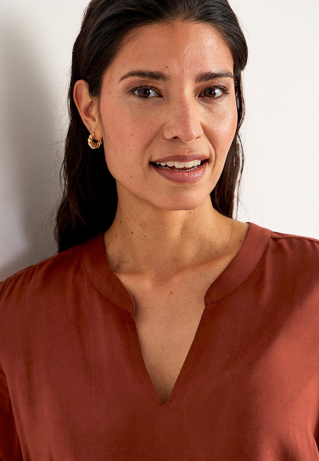 V-neck, woven tunic