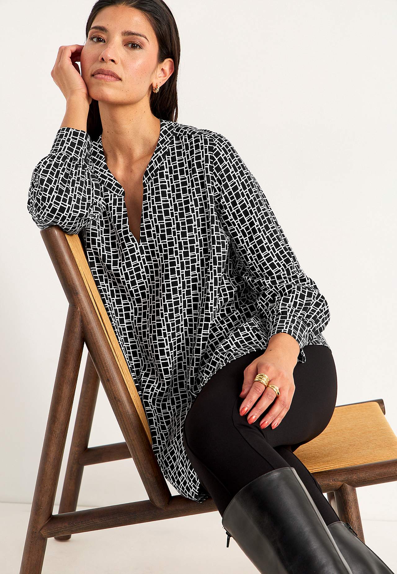 V-neck, woven tunic