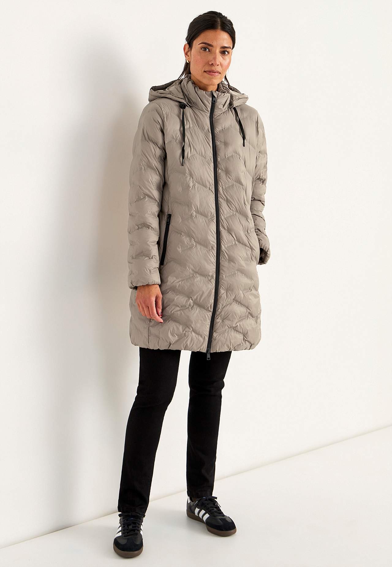 Jacket with down feel