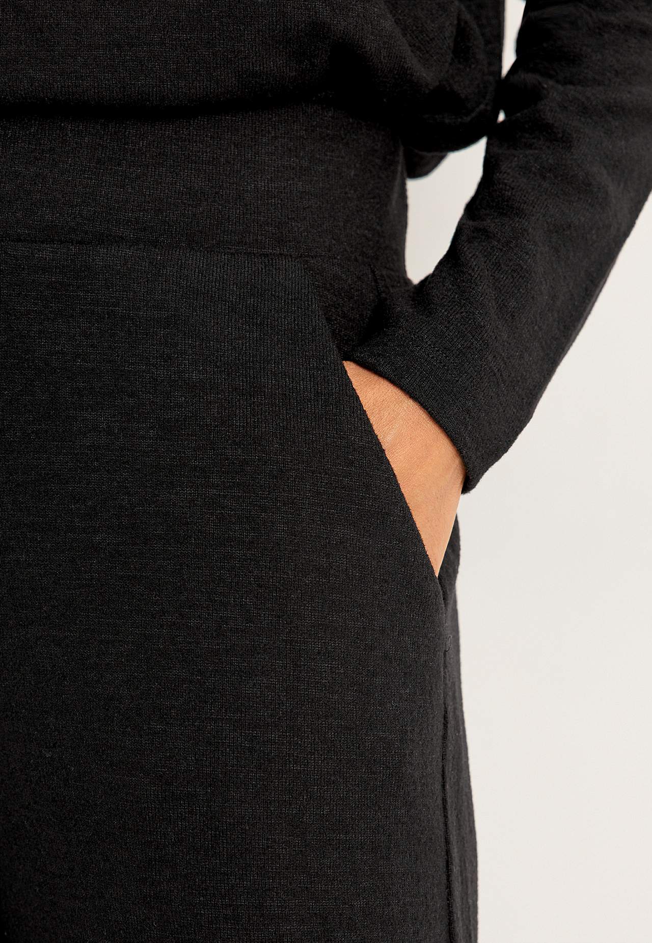 Wide jersey pants with pockets