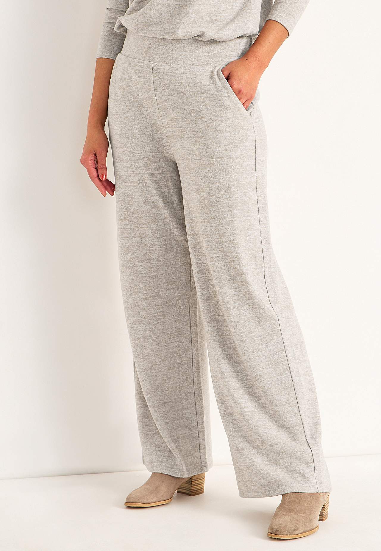 Wide jersey pants with pockets