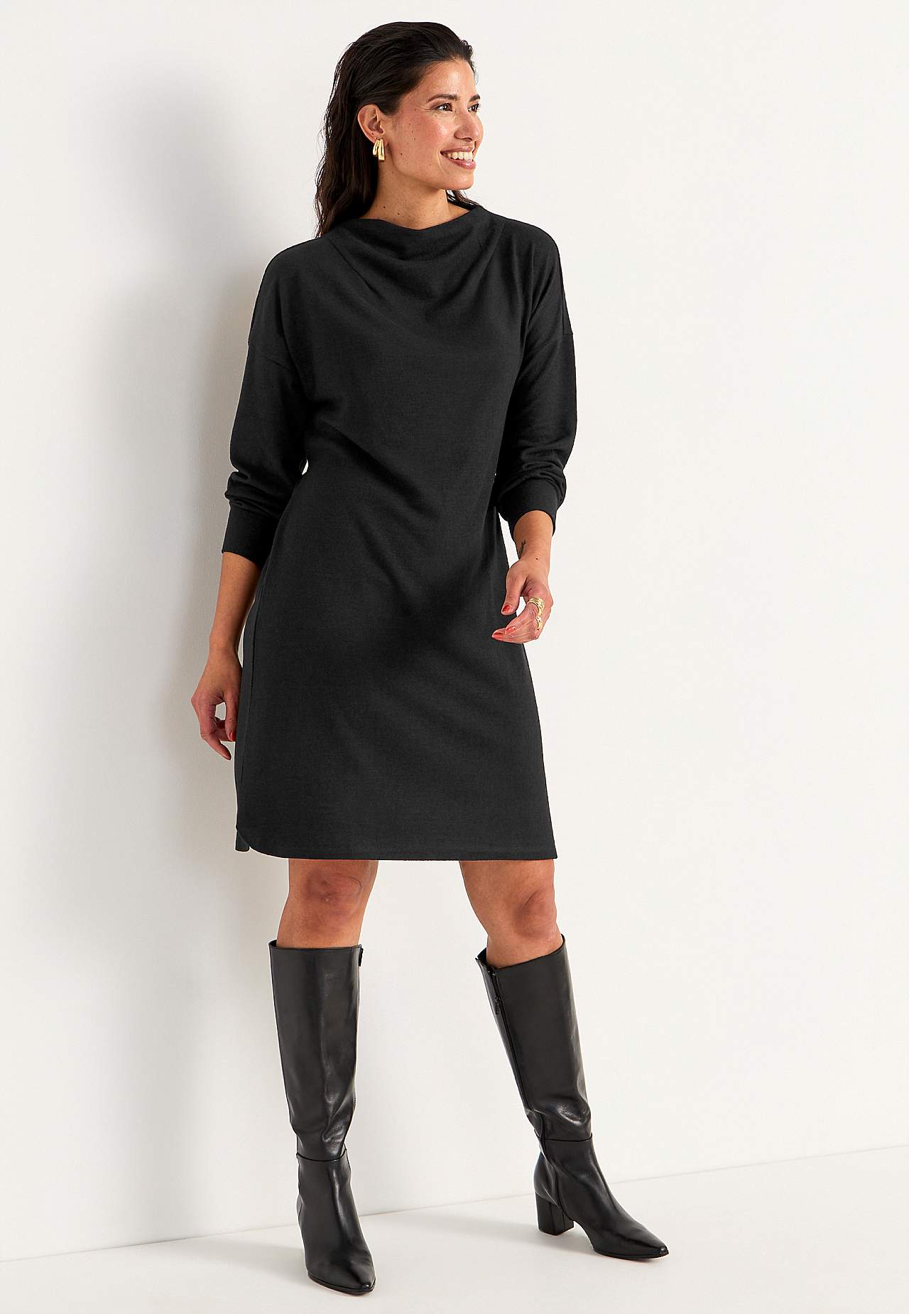 Jersey dress with self-tie belt