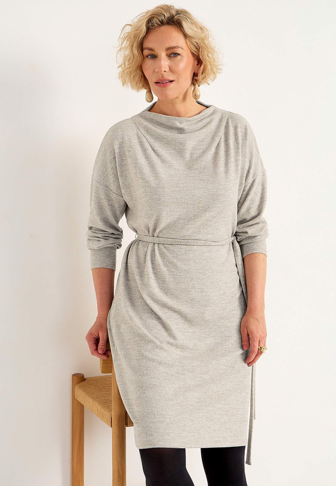 Jersey dress with self-tie belt
