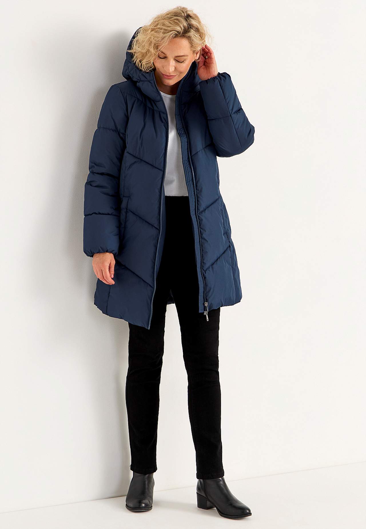 Long jacket with fluffy padding