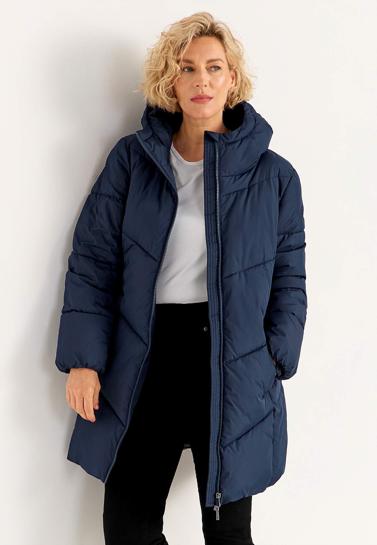 Long jacket with fluffy padding